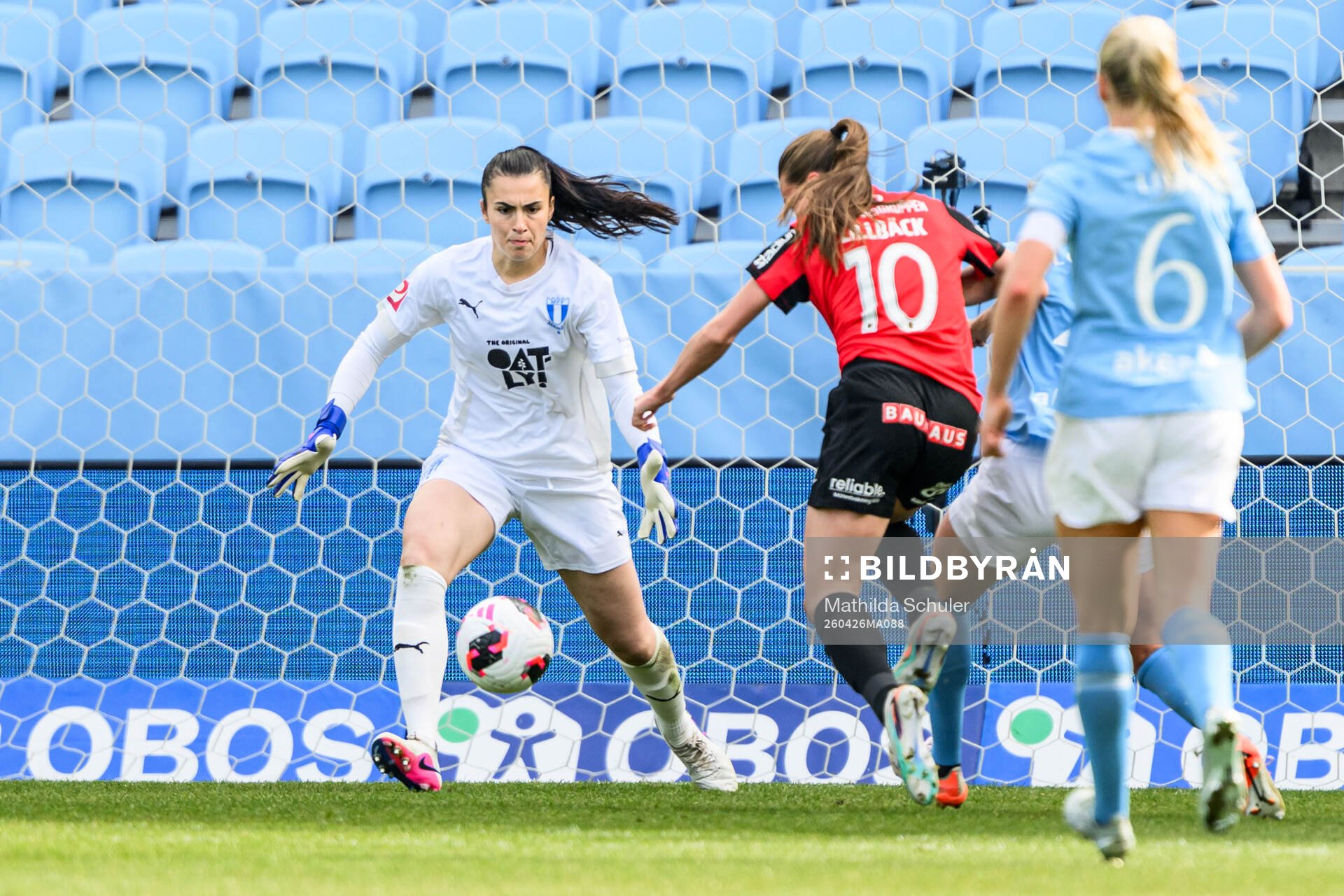Malmö FFs målvakt Zecira Musovic och Brommapojkarnas
