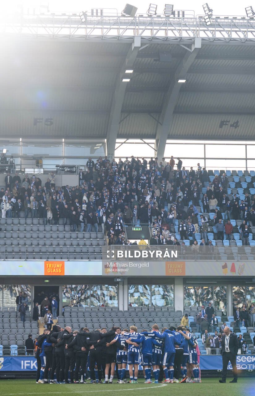 IFK Göteborgs spelare och ledare samlas