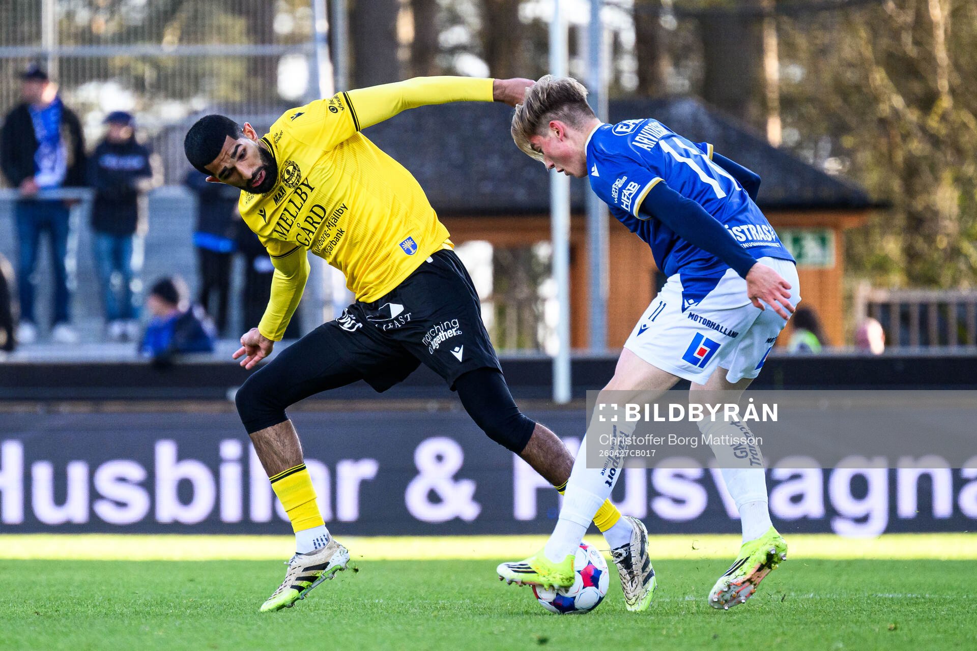 Mjällbys Abdullah Iqbal och Halmstads Ludvig Arvidsson