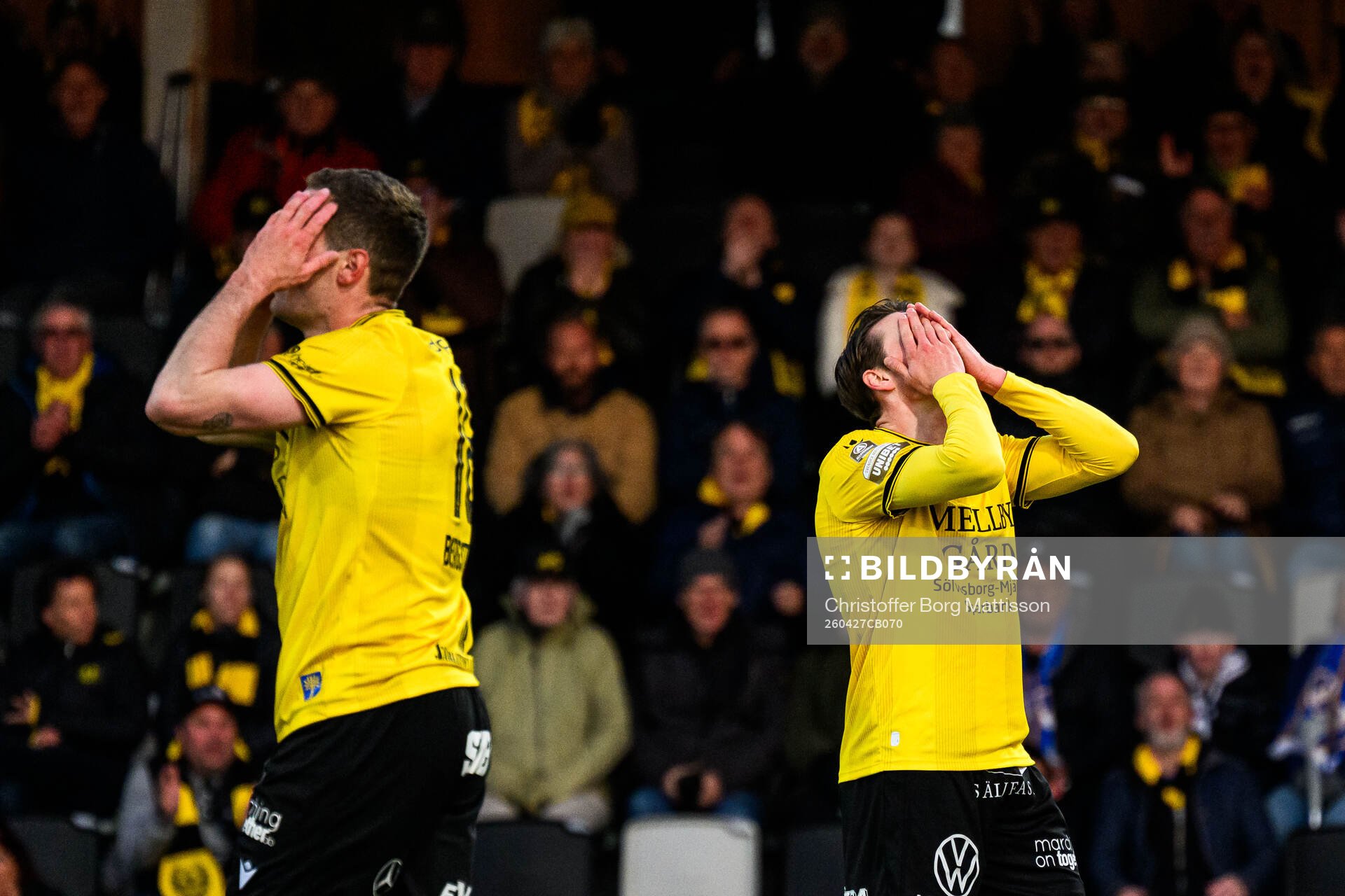 Mjällbys Jacob Bergström och Elliot Stroud deppar
