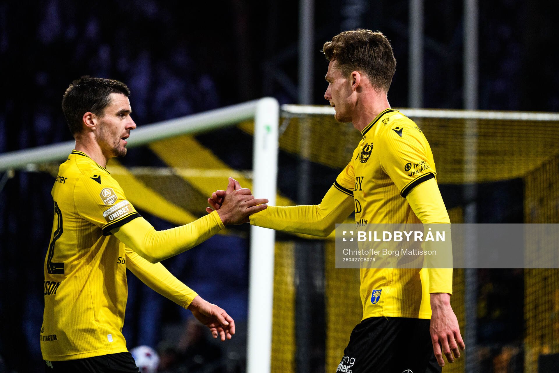 Mjällbys Jesper Gustavsson och Villiam Granath jublar