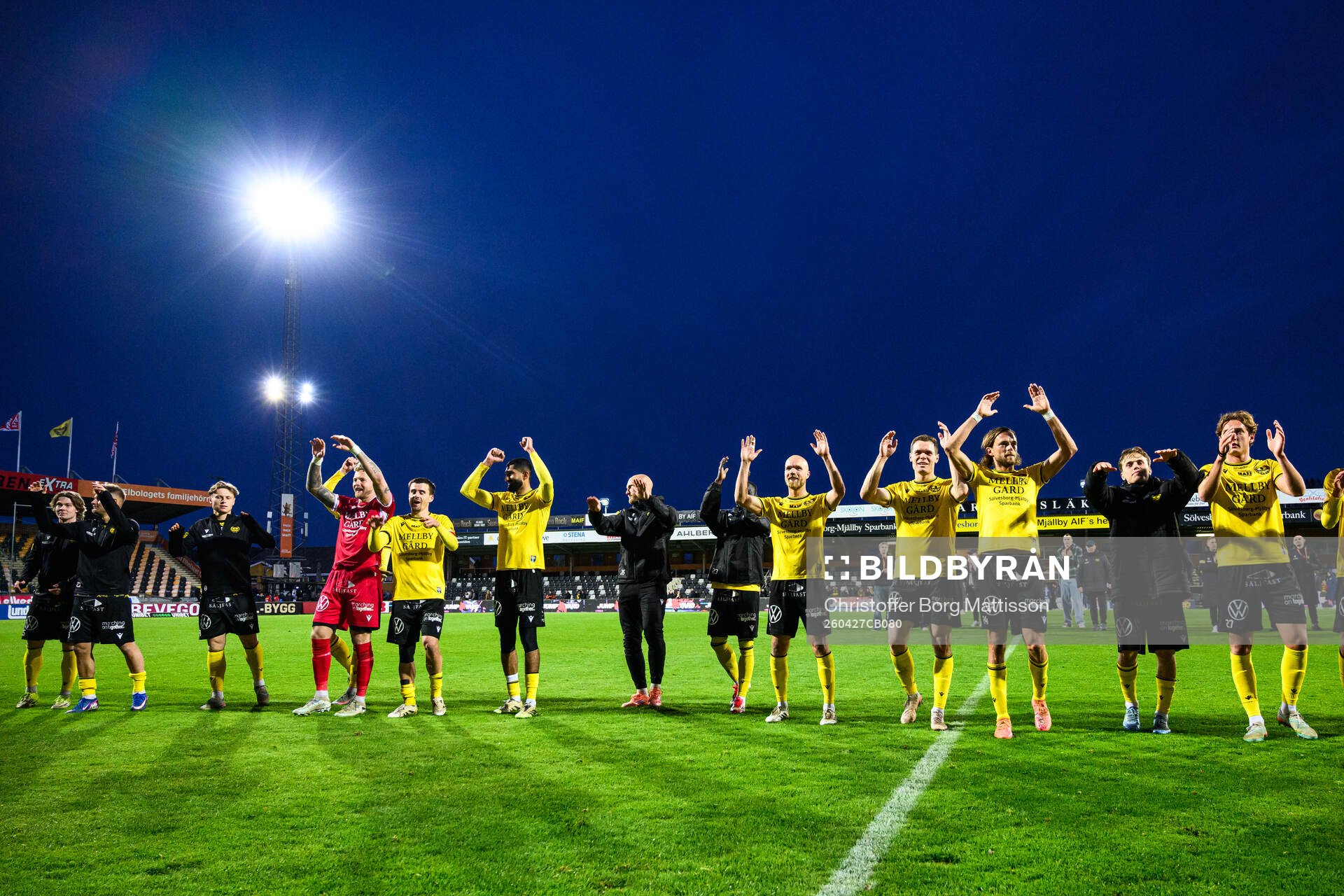 Mjällbys spelare jublar