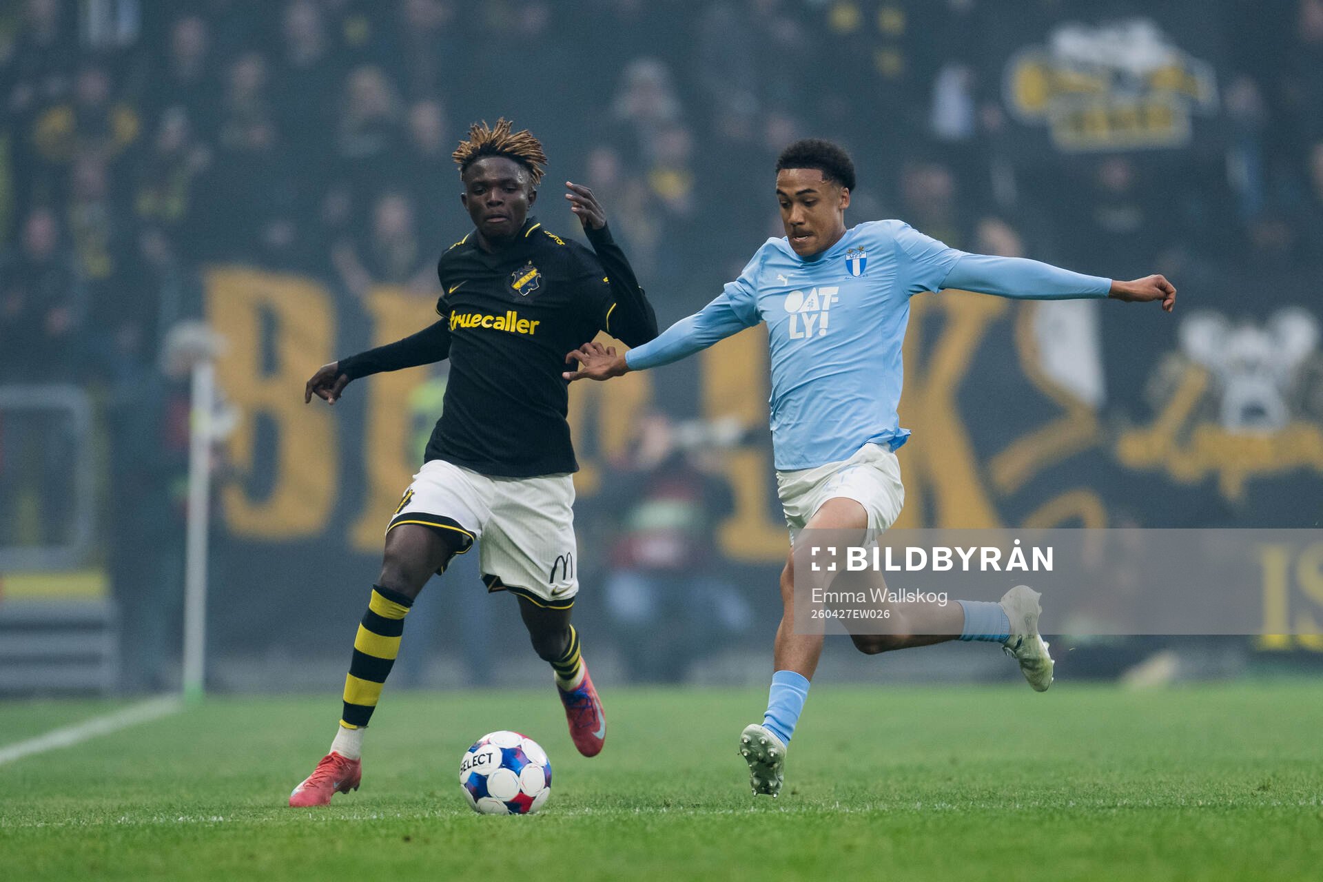AIKs Zadok Yohanna och Malmö FFs Theodor Lundbergh