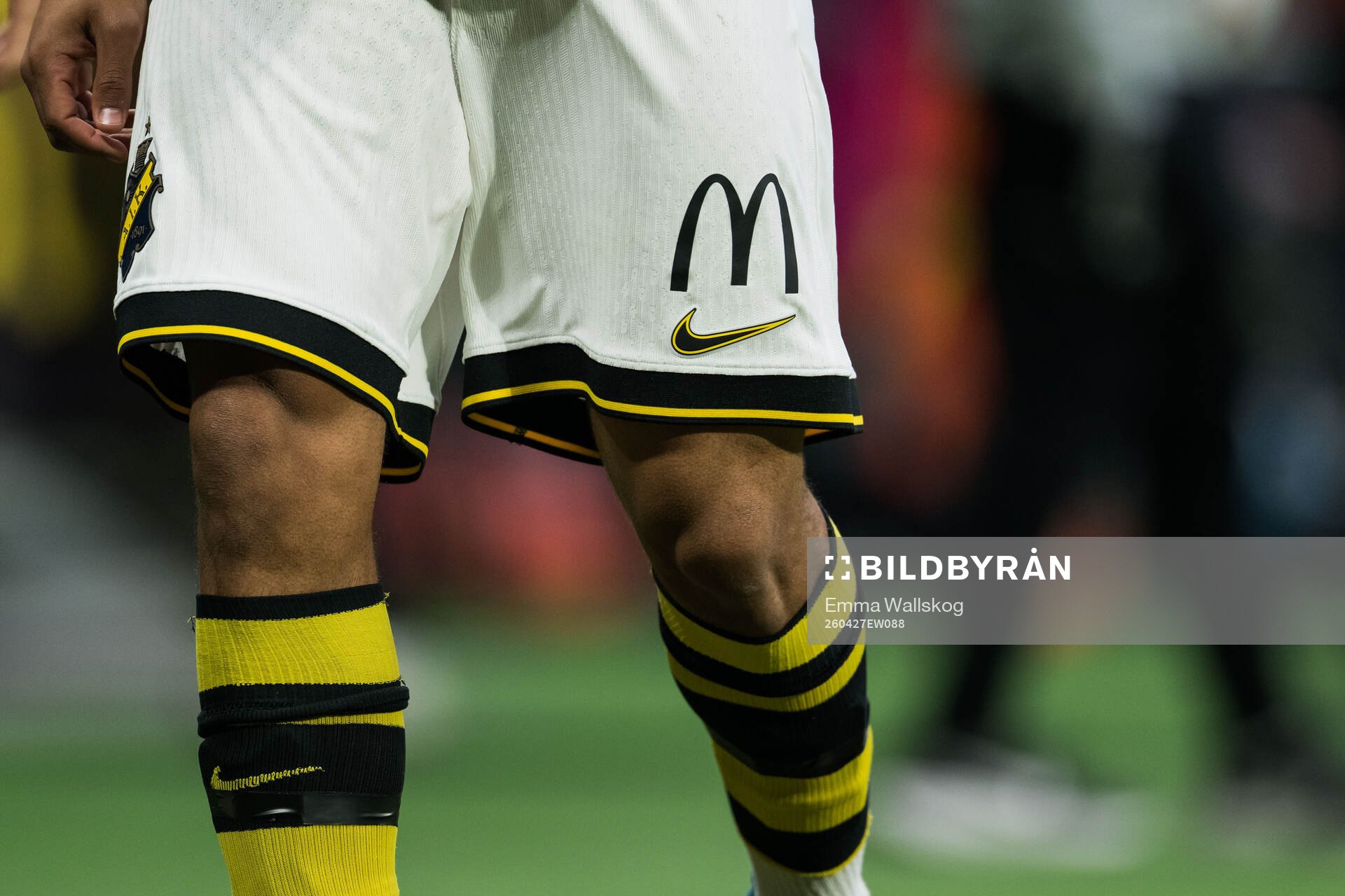 McDonald’s logga på AIKs shorts