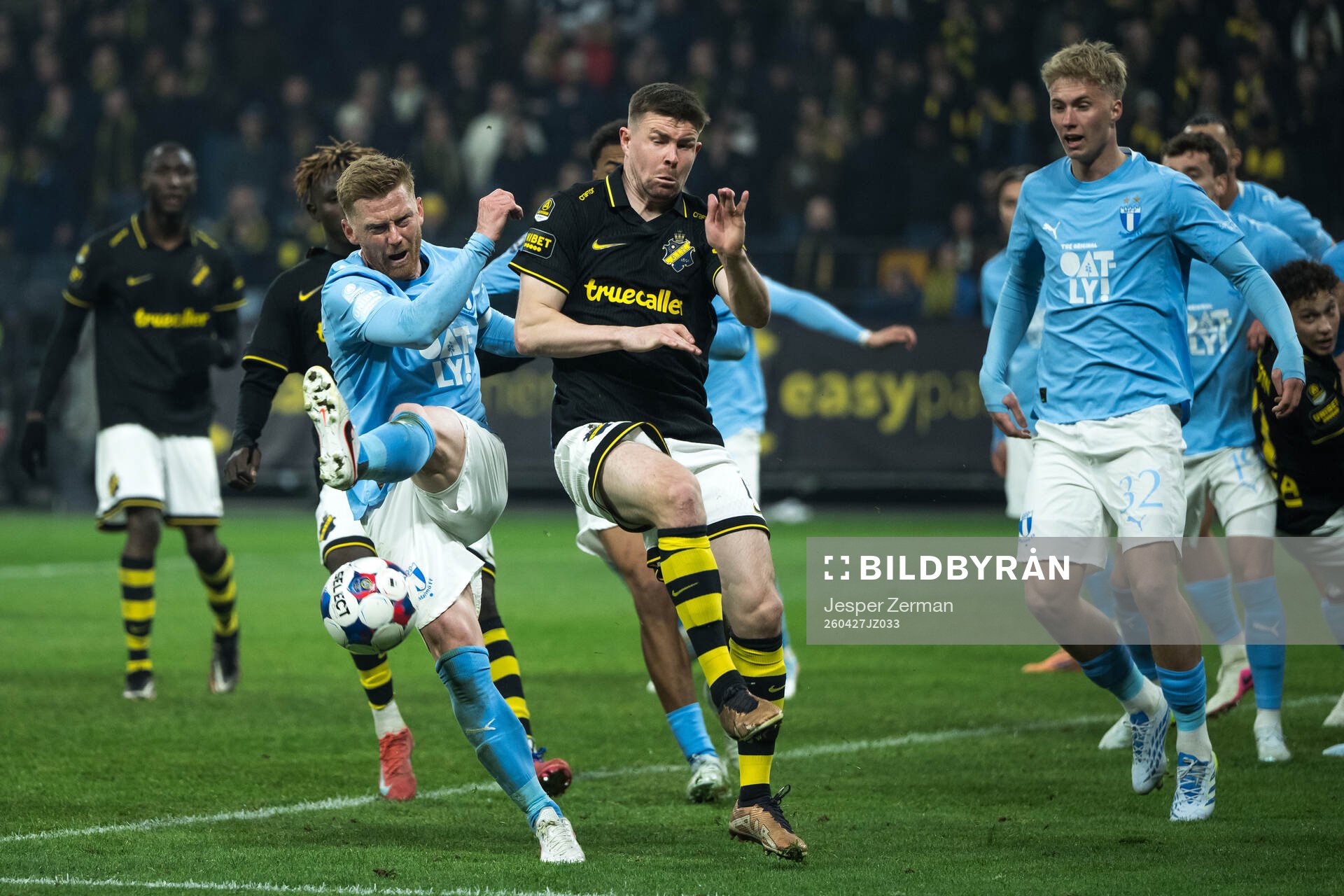 Malmö FFs Anders Christiansen och AIKs Mads Døhr Thychosen