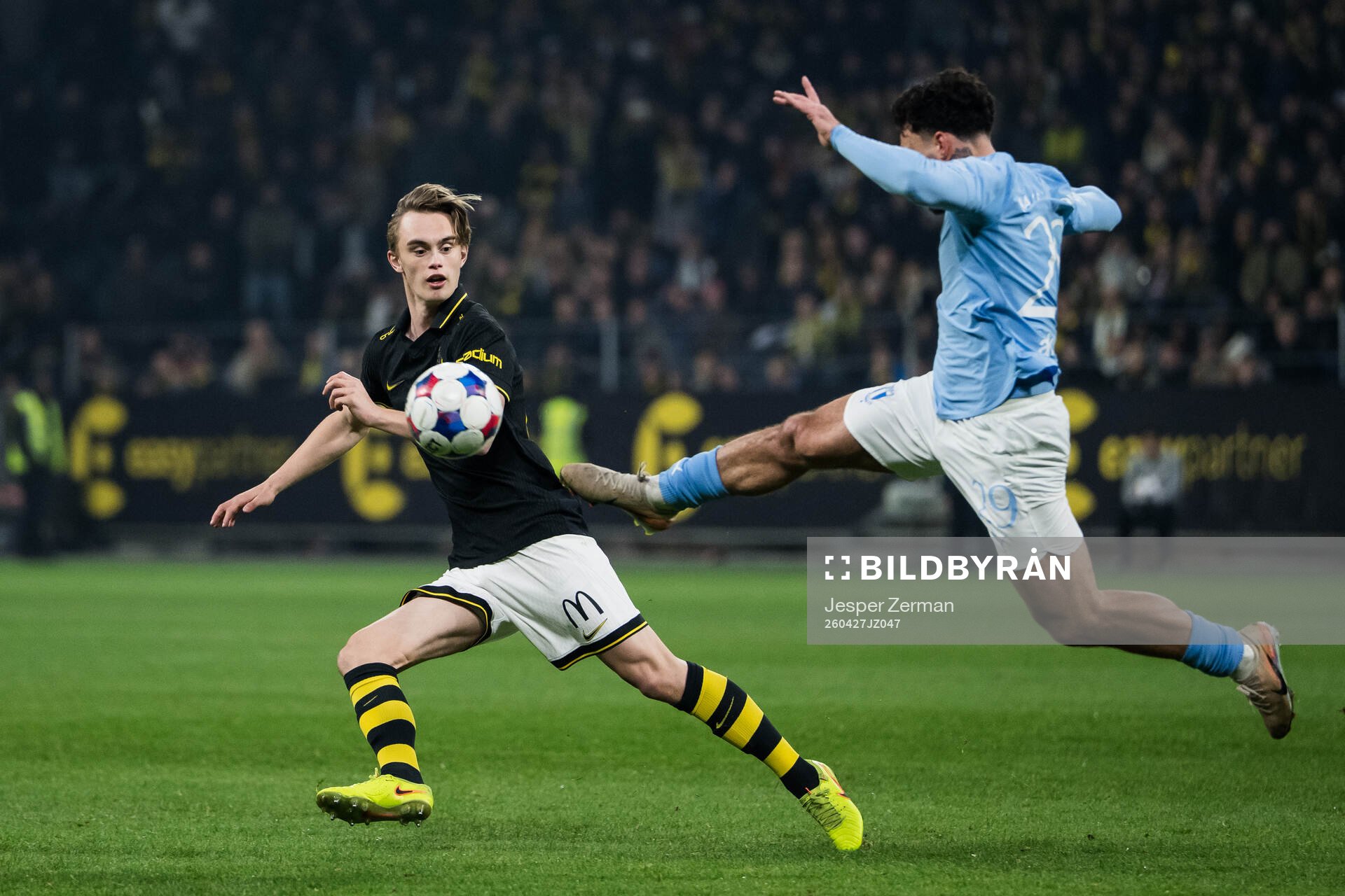 AIKs Yannick Geiger  och Malmö FFs Sead Haksabanovic