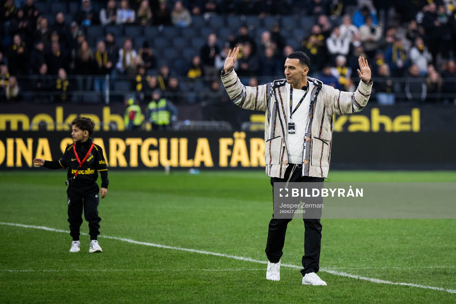 Nabil bahoui tackas av i halvtid