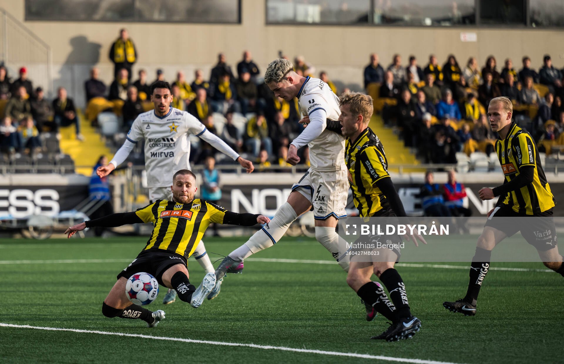 Häckens Adam Lundkvist och Filip Helander mot Sirius