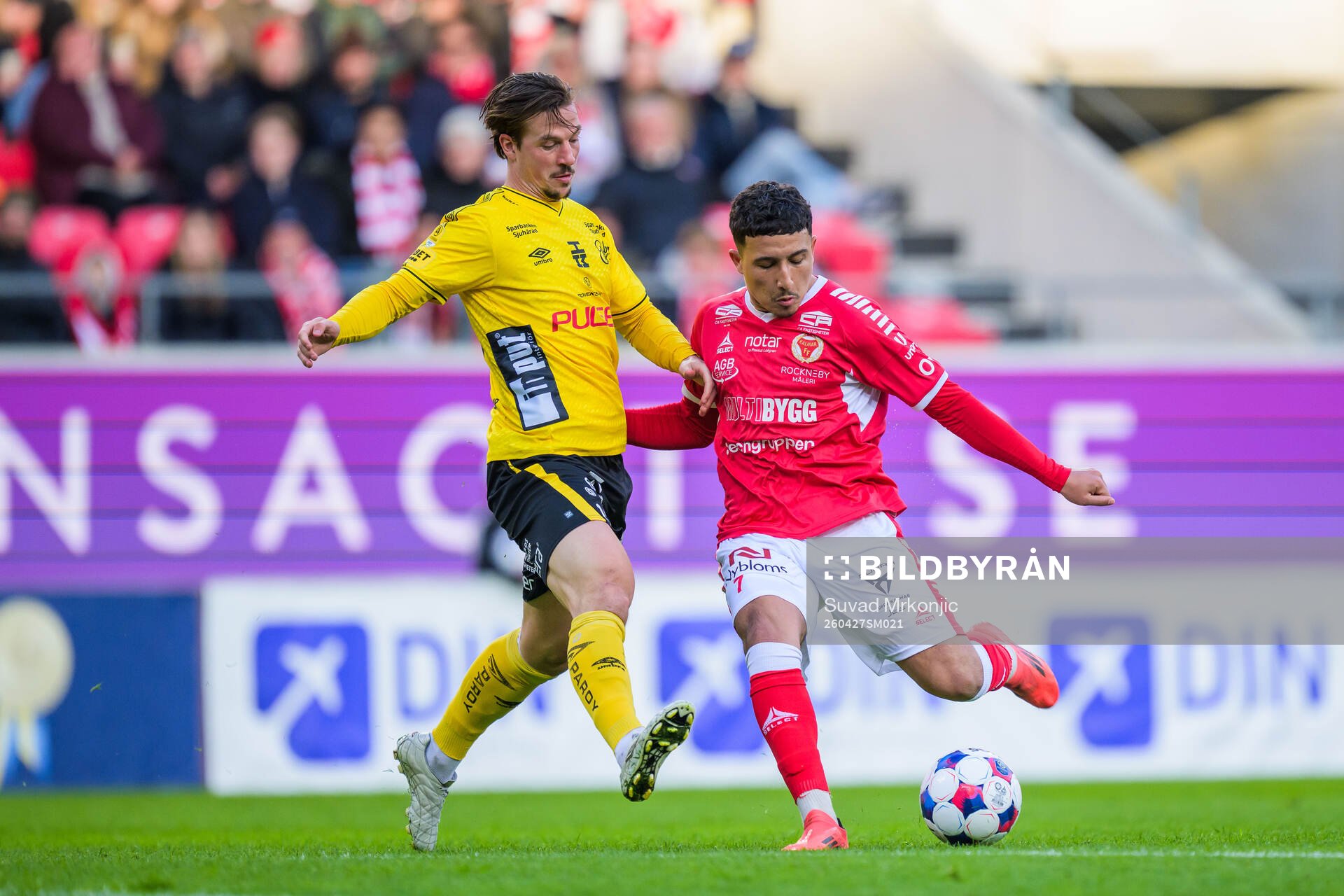Elfsborgs Simon Olsson och Kalmars Nassef Chourak