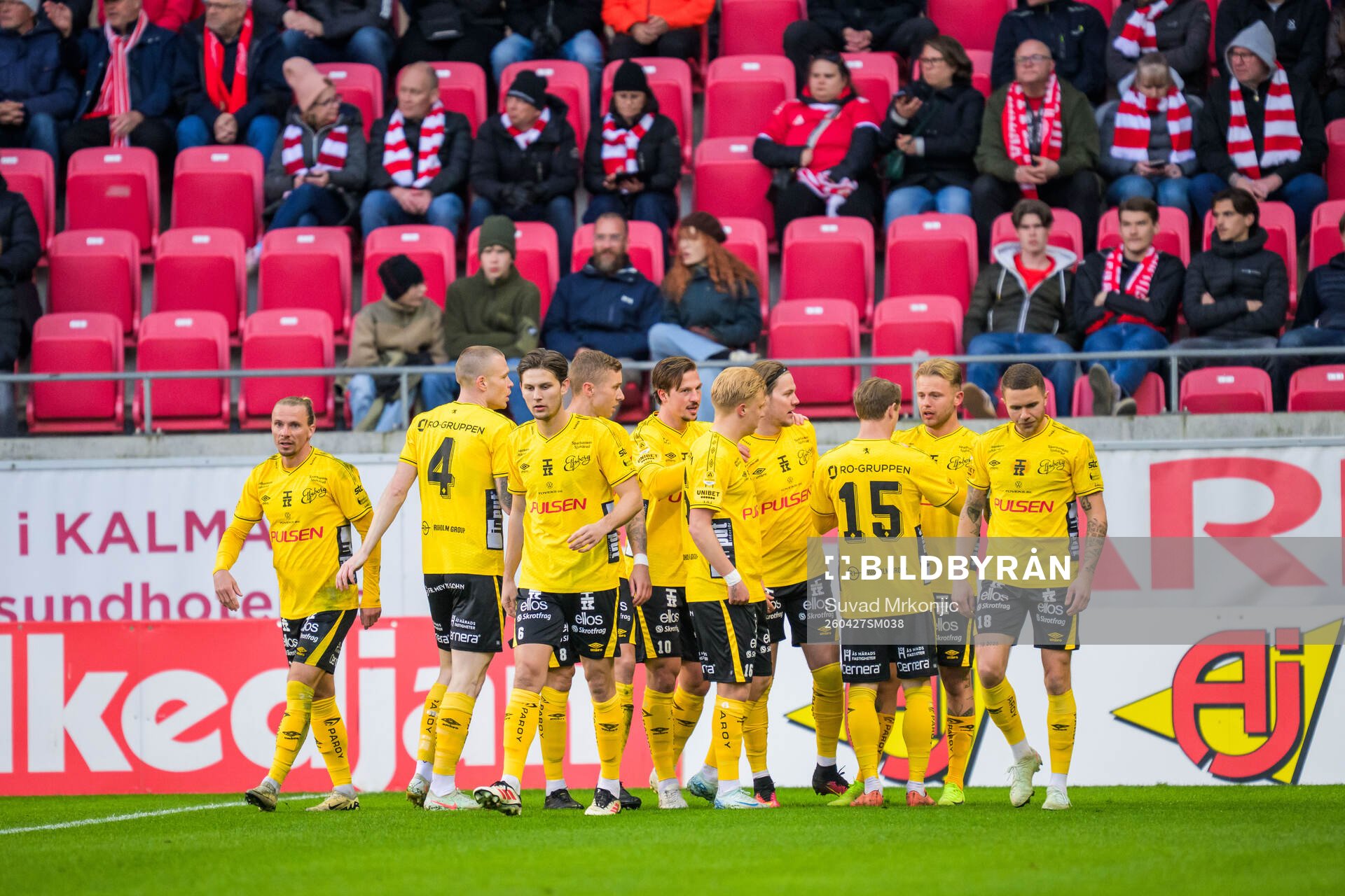 Elfsborgs Frederik Ihler jublar med lagkamrater