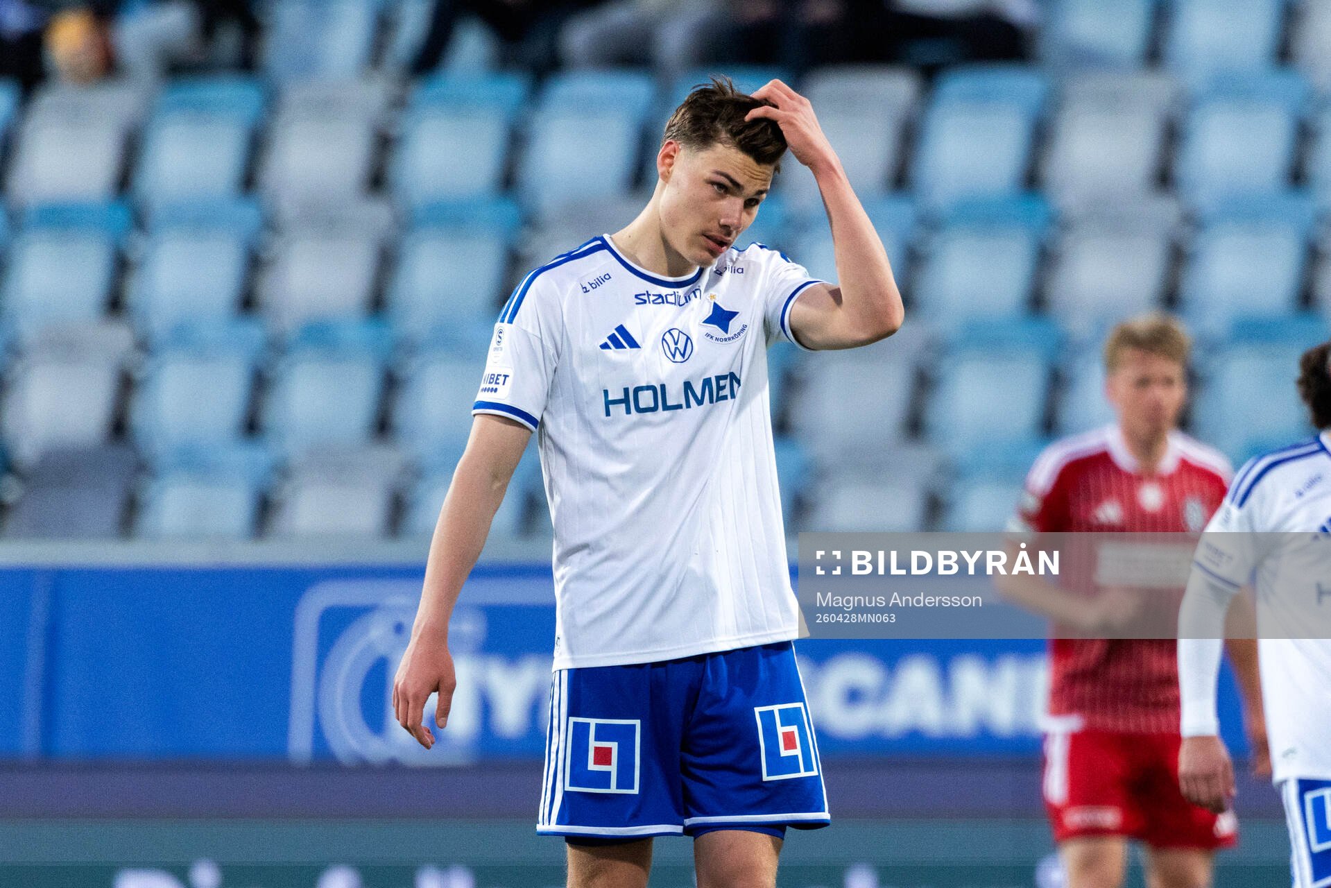 IFK Norrköpings Albert Aleksanjan deppar