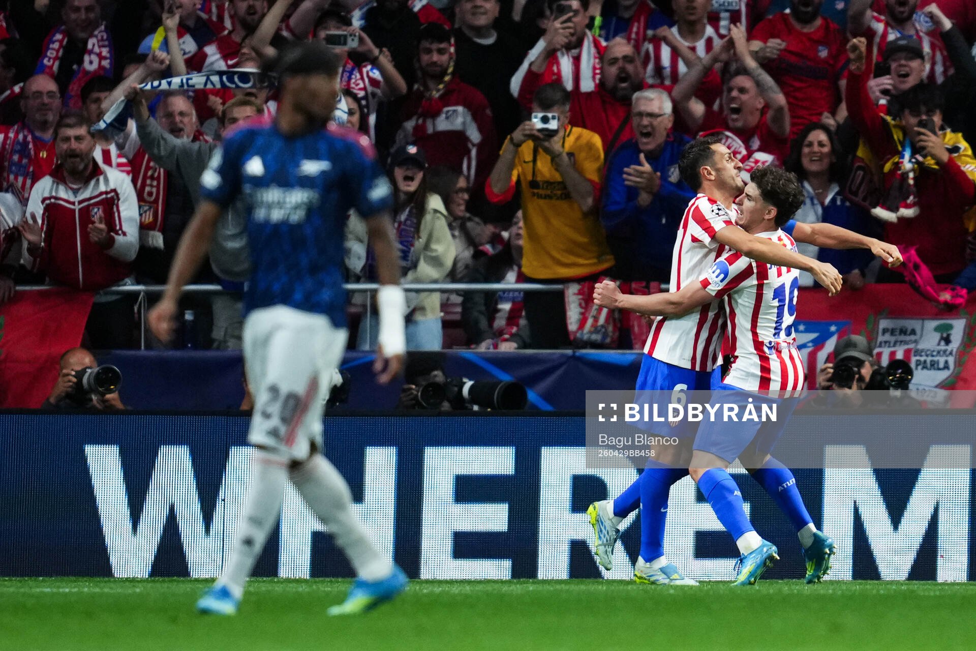Koke and Julián Alavrez of Atletico Madrid celebrate