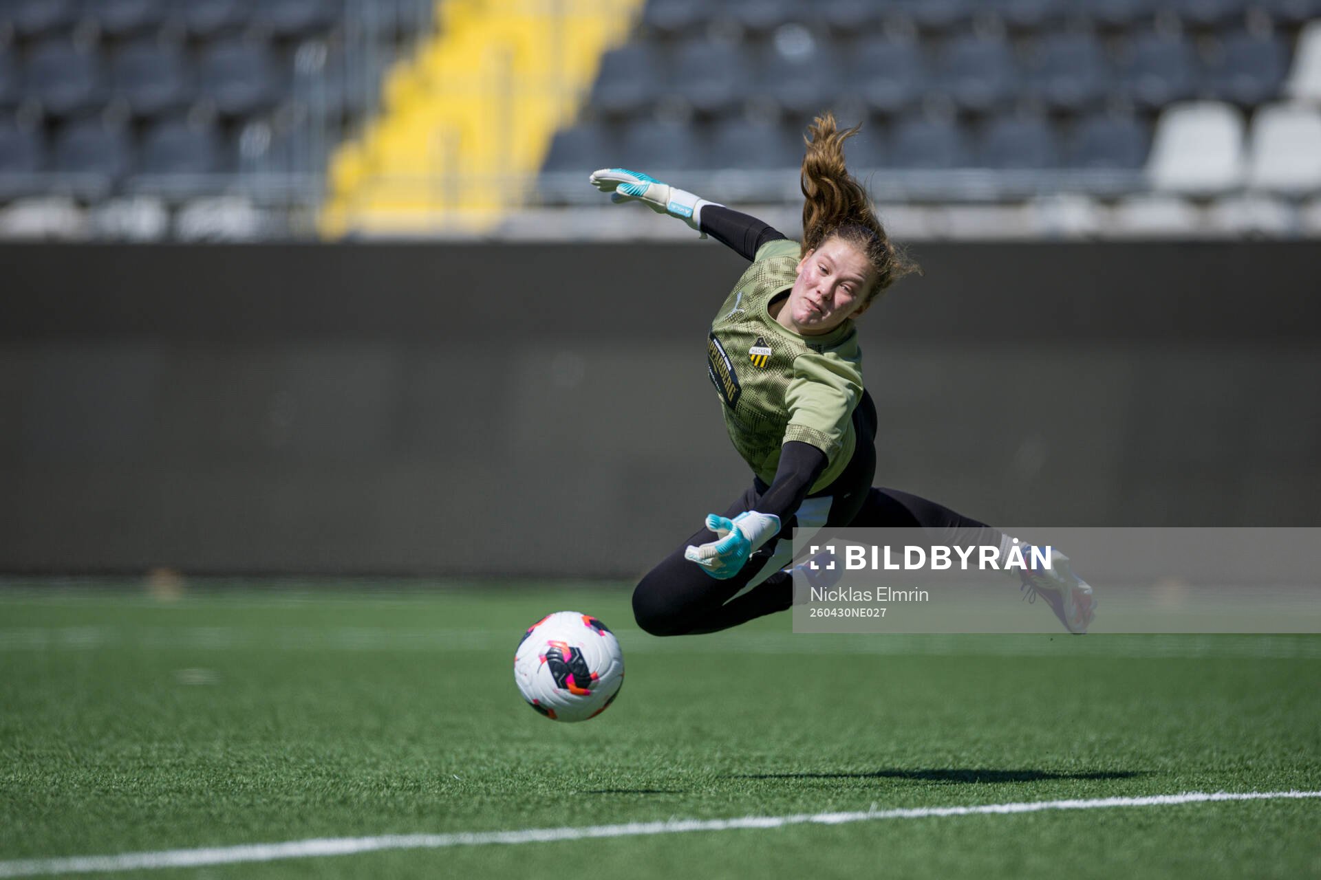 Goalkeeper Hanna Karlsson