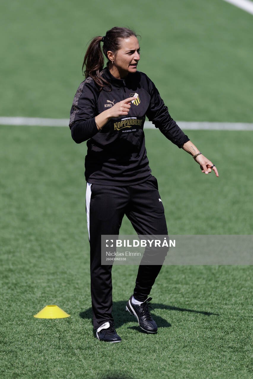 of Häcken coach Elena Sadiku