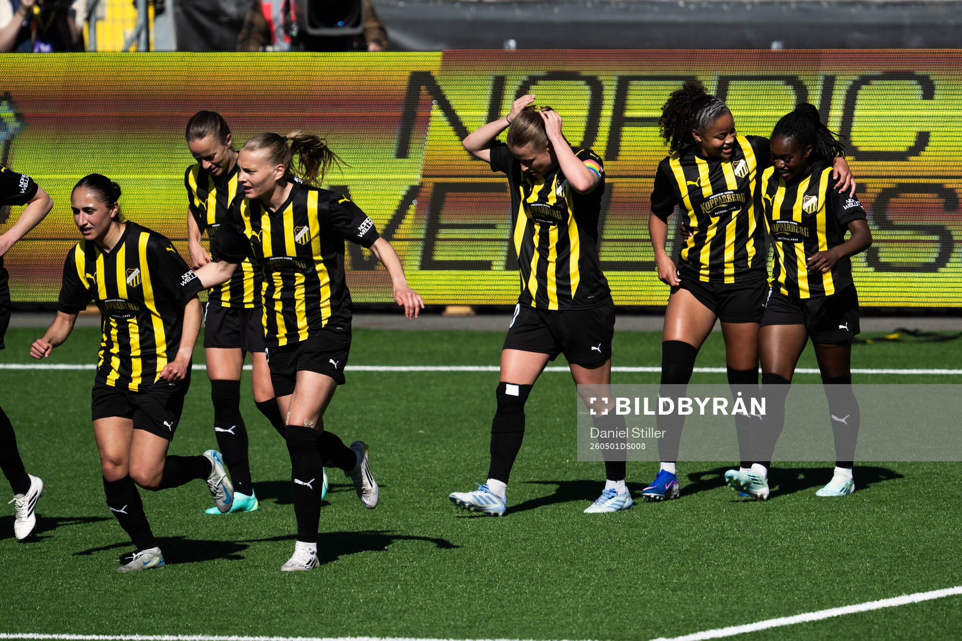 Felicia Schröder and Monica Jusu Bah of Häcken celebrate