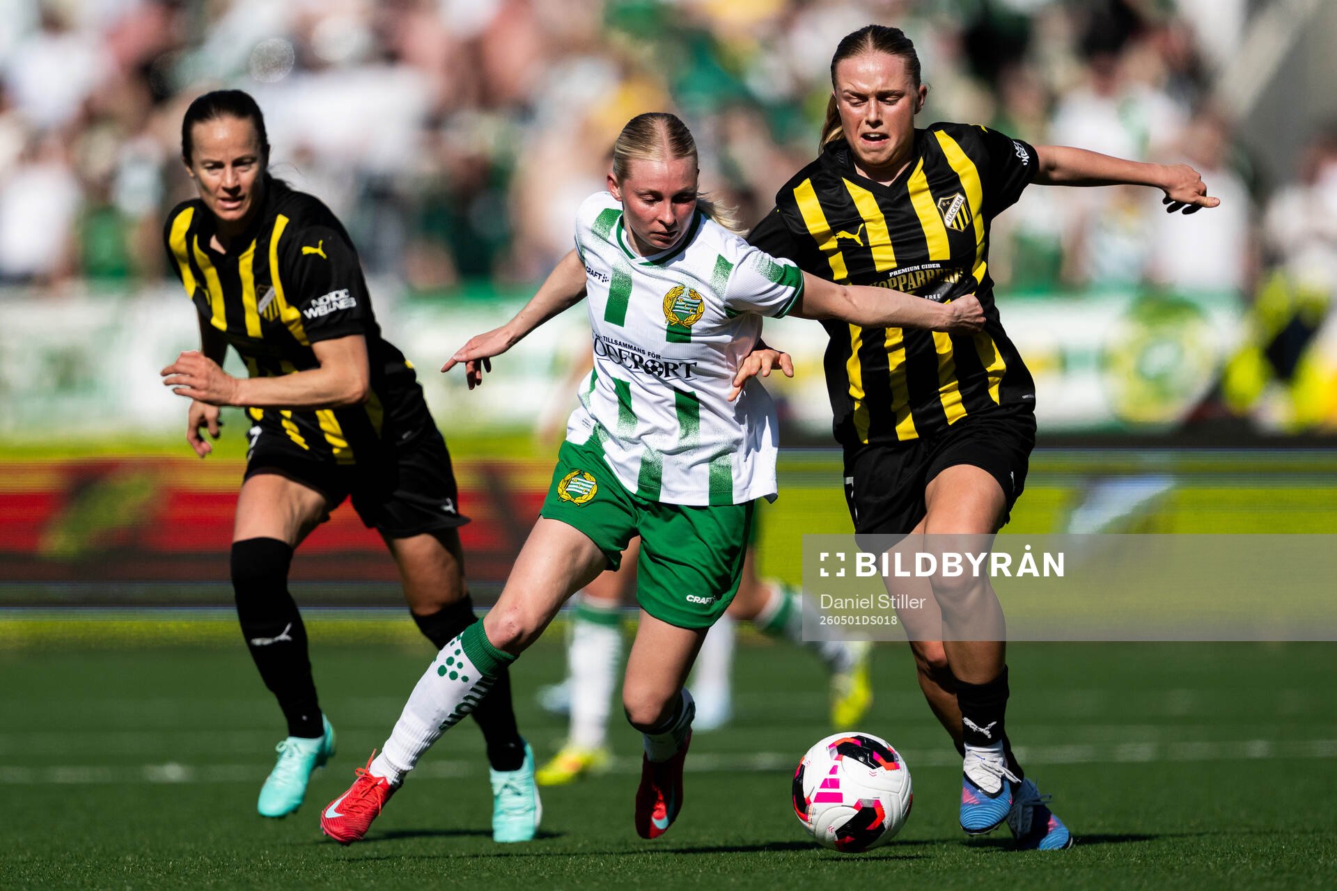 Emilie Joramo of Hammarby and Pernille Sanvig of Häcken
