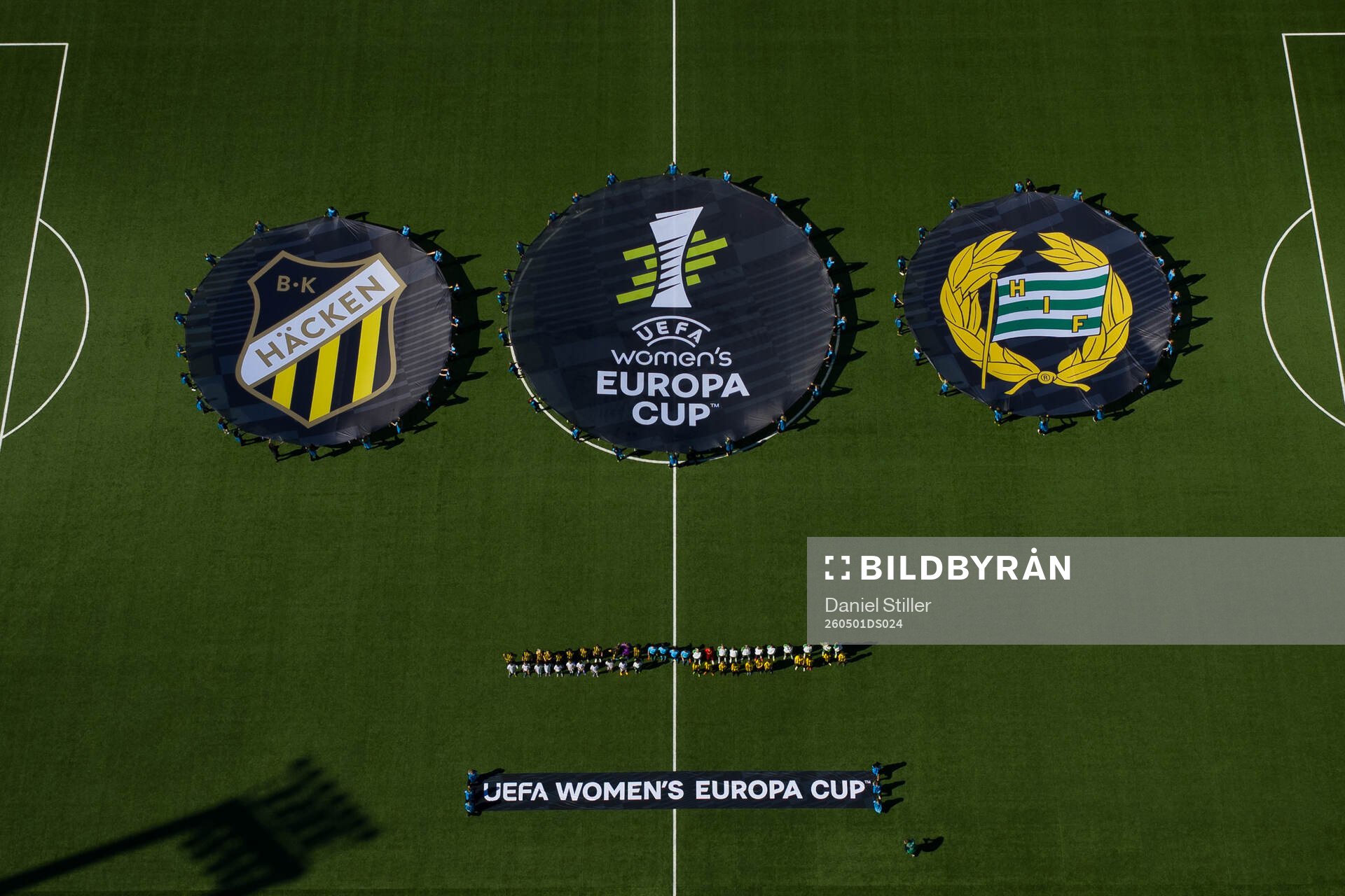 The teams aligns