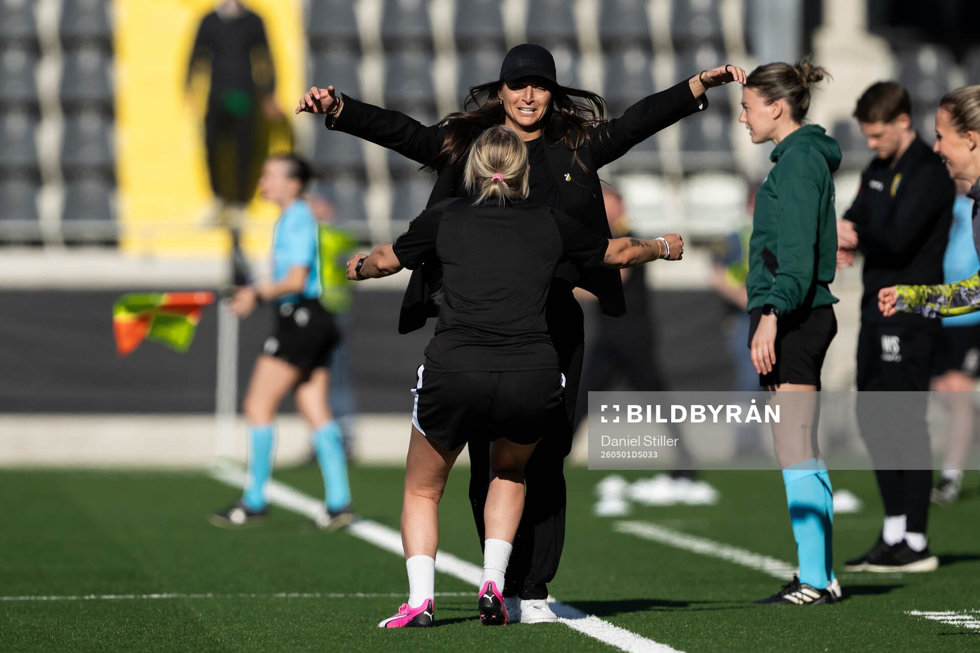 Coach Elena Sadiku of Häcken celebrates