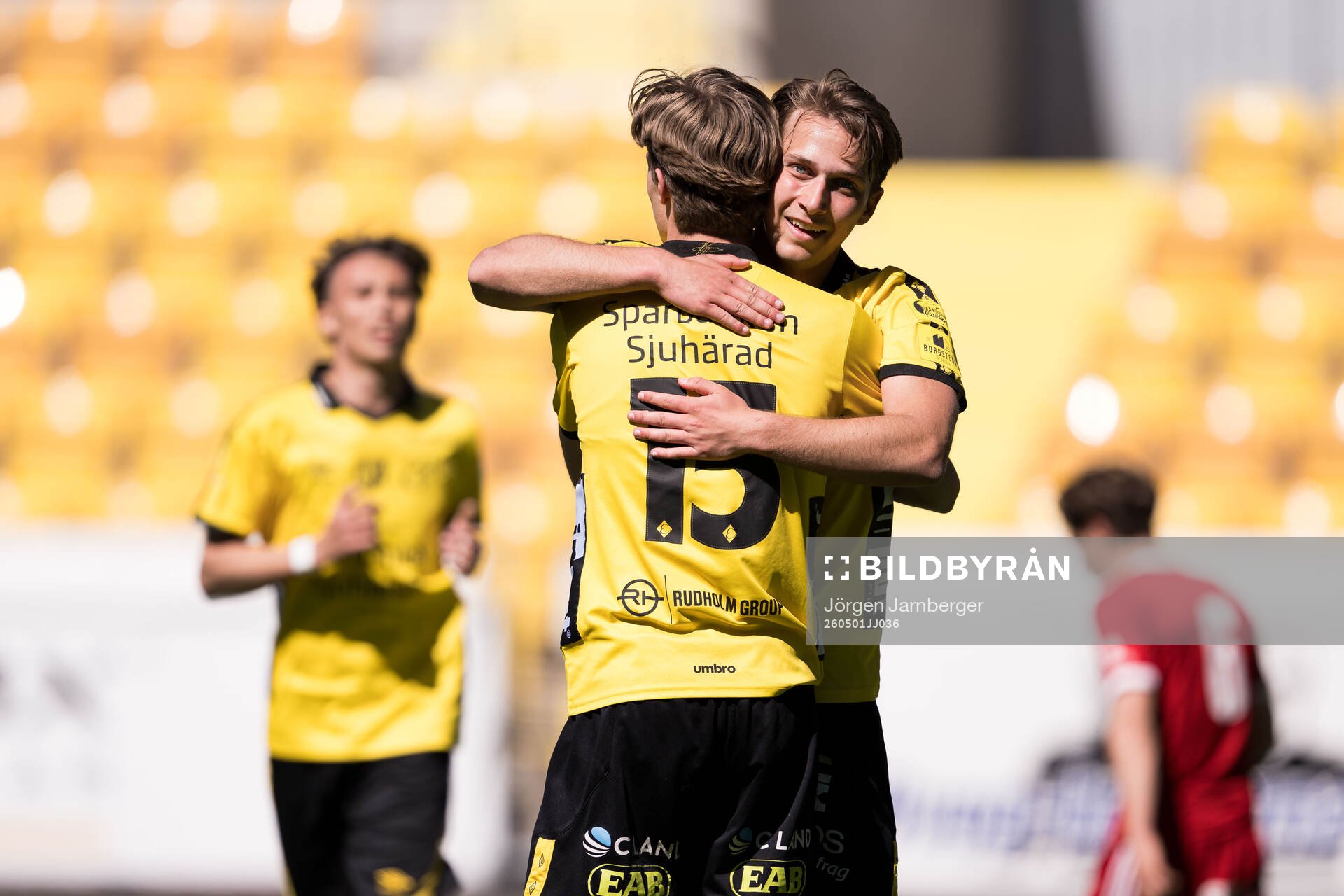 Elfsborgs Nils Roström och Adam Wetterlov jublar