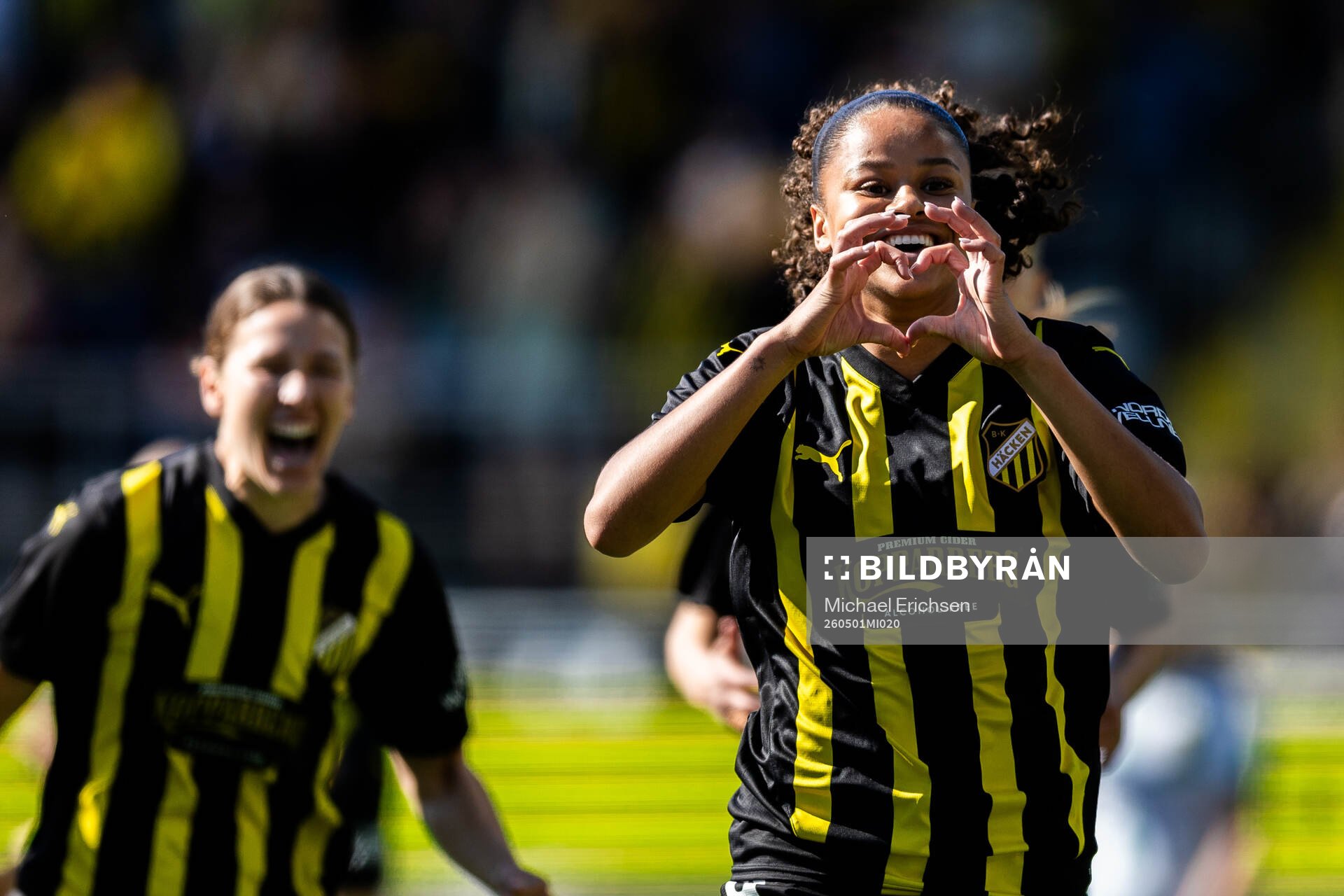 Felicia Schröder of Häcken celebrates
