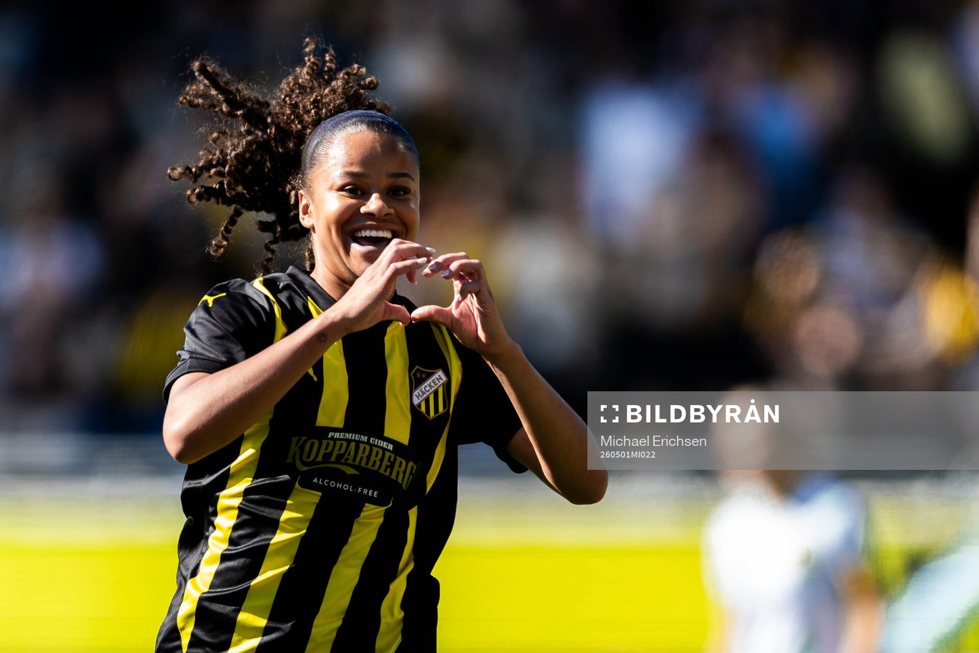 Felicia Schröder of Häcken celebrates