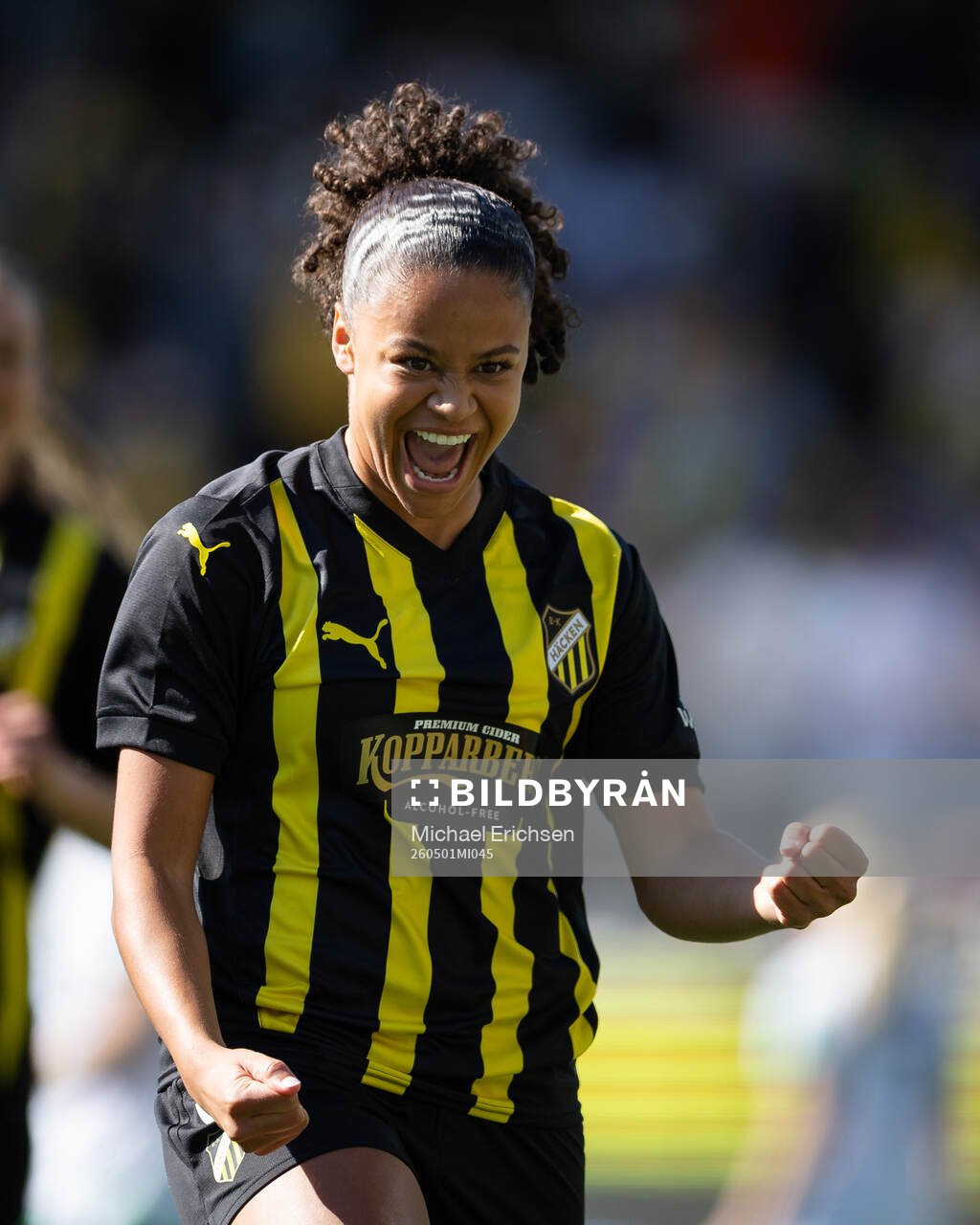 Felicia Schröder of Häcken celebrates