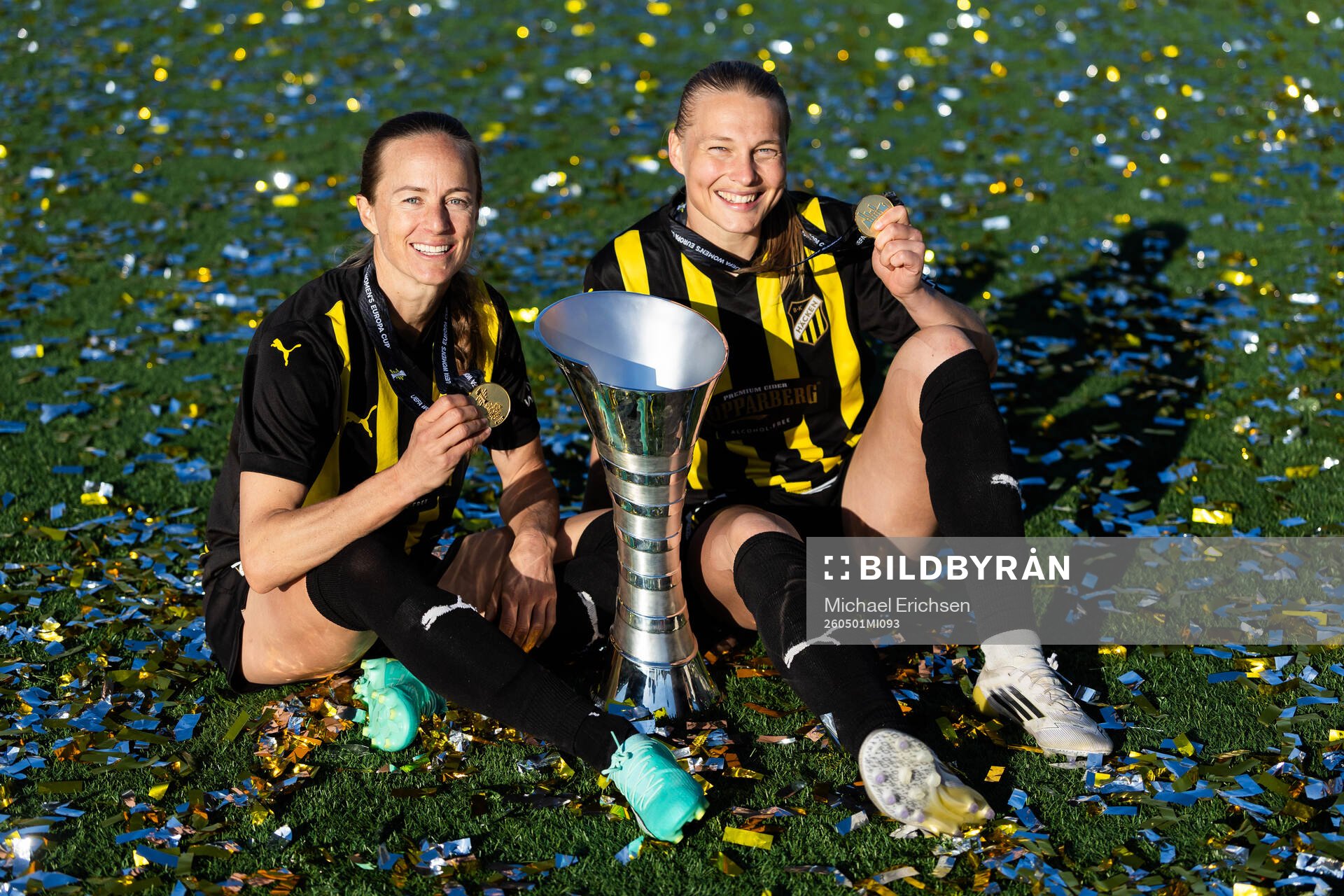 Aivi Luik and Stine Sandbech of Häcken pose with the trophy