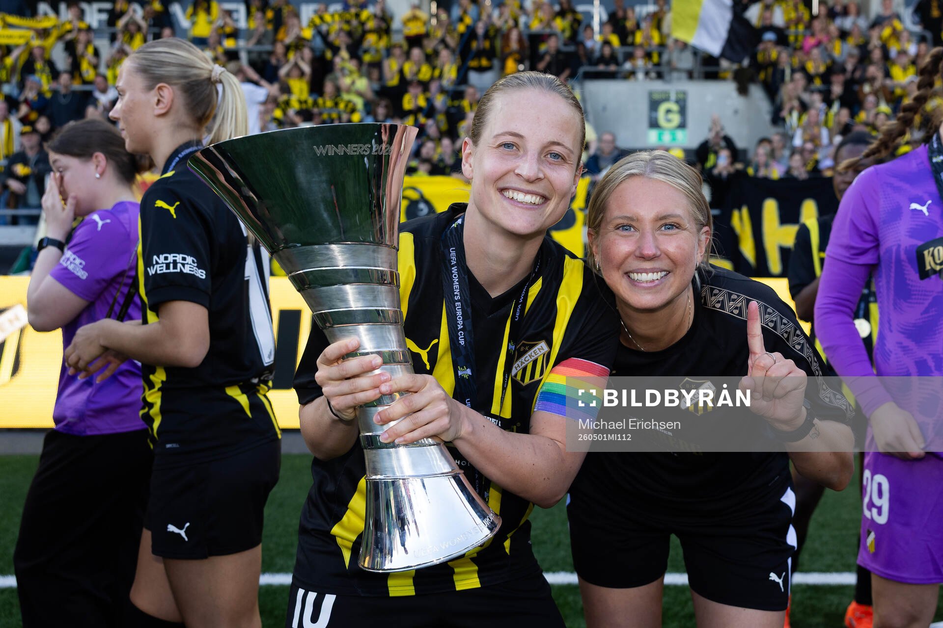 Anna Anvegård and physiotherapist Mikaela Johansson