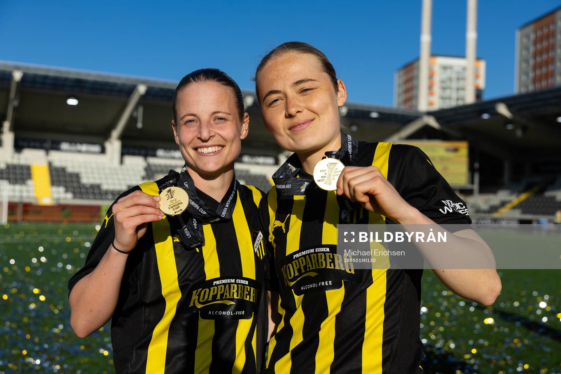 Anna Anvegård and Paulina Nyström of Häcken celebrate