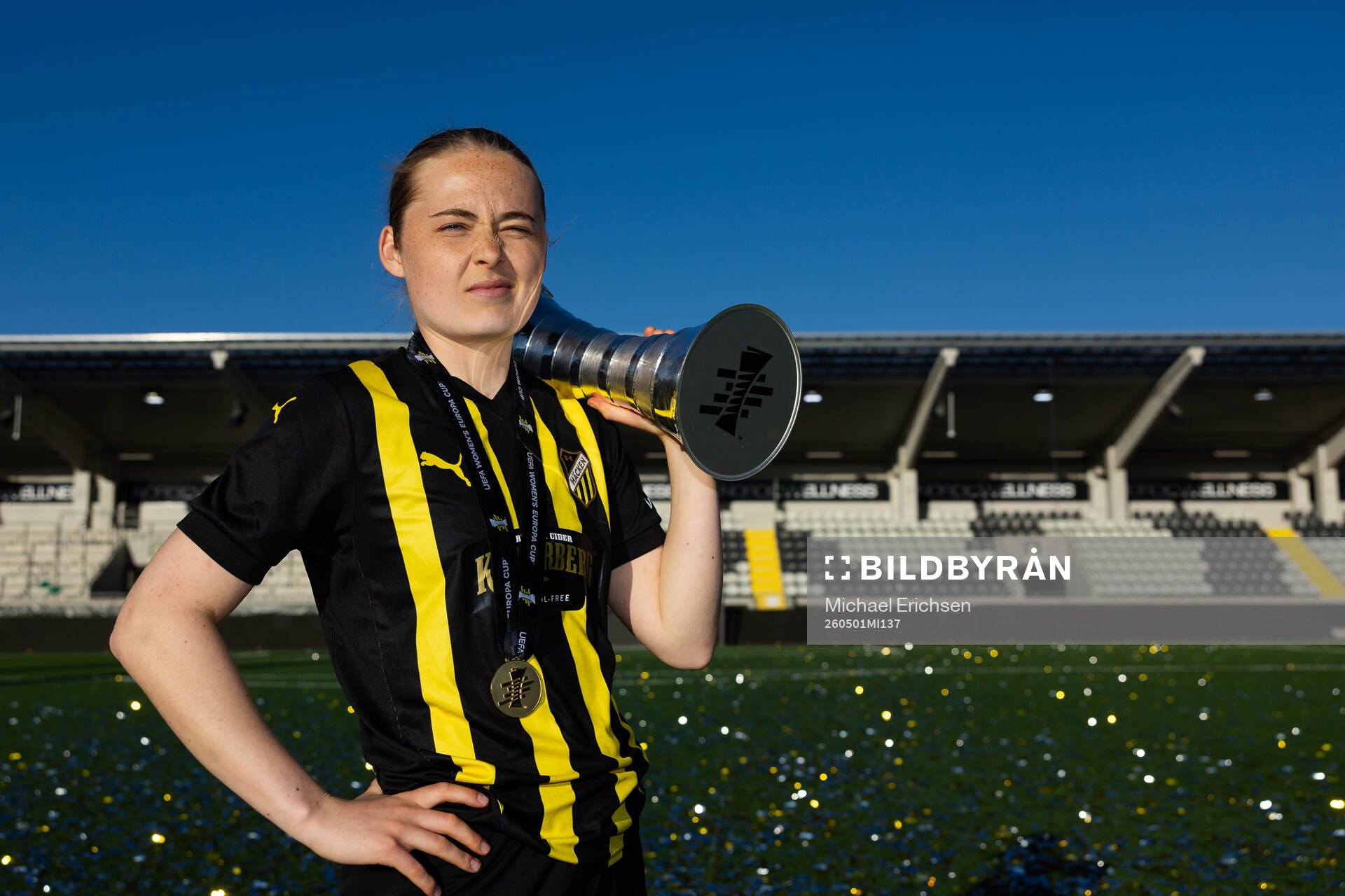 Paulina Nyström of Häcken poses with the trophy