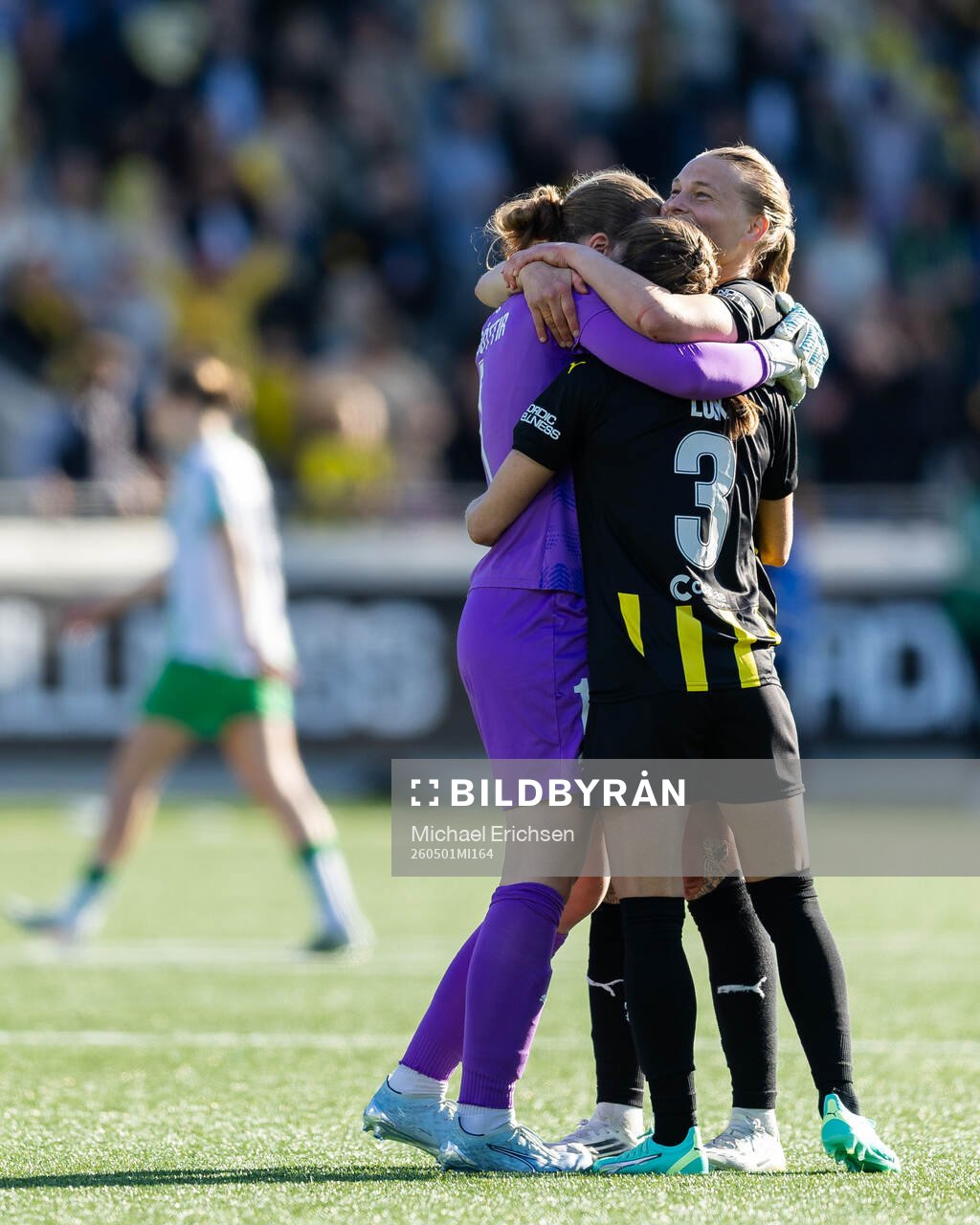 Goalkeeper Fanney Inga Birkisdottir, Stine Sandbech and