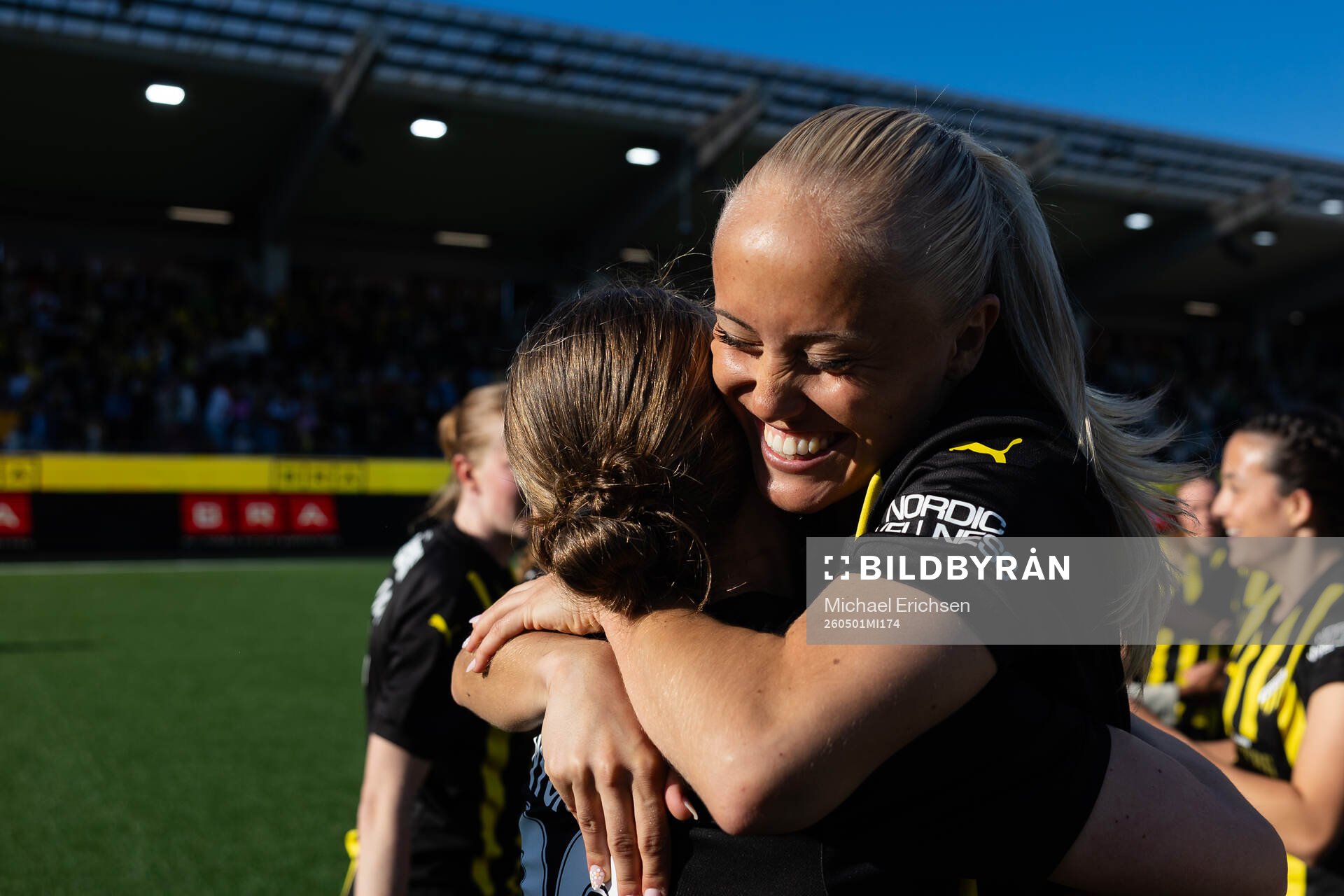 Paulina Nyström and Alva Selerud  of Häcken celebrate