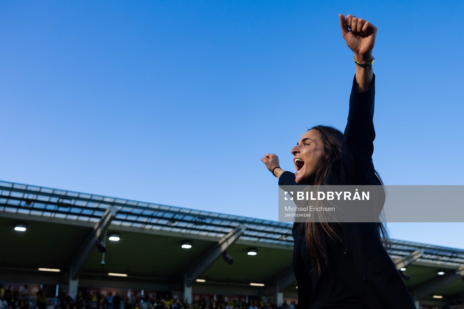 Head coach Elena Sadiku of Häcken celebrates