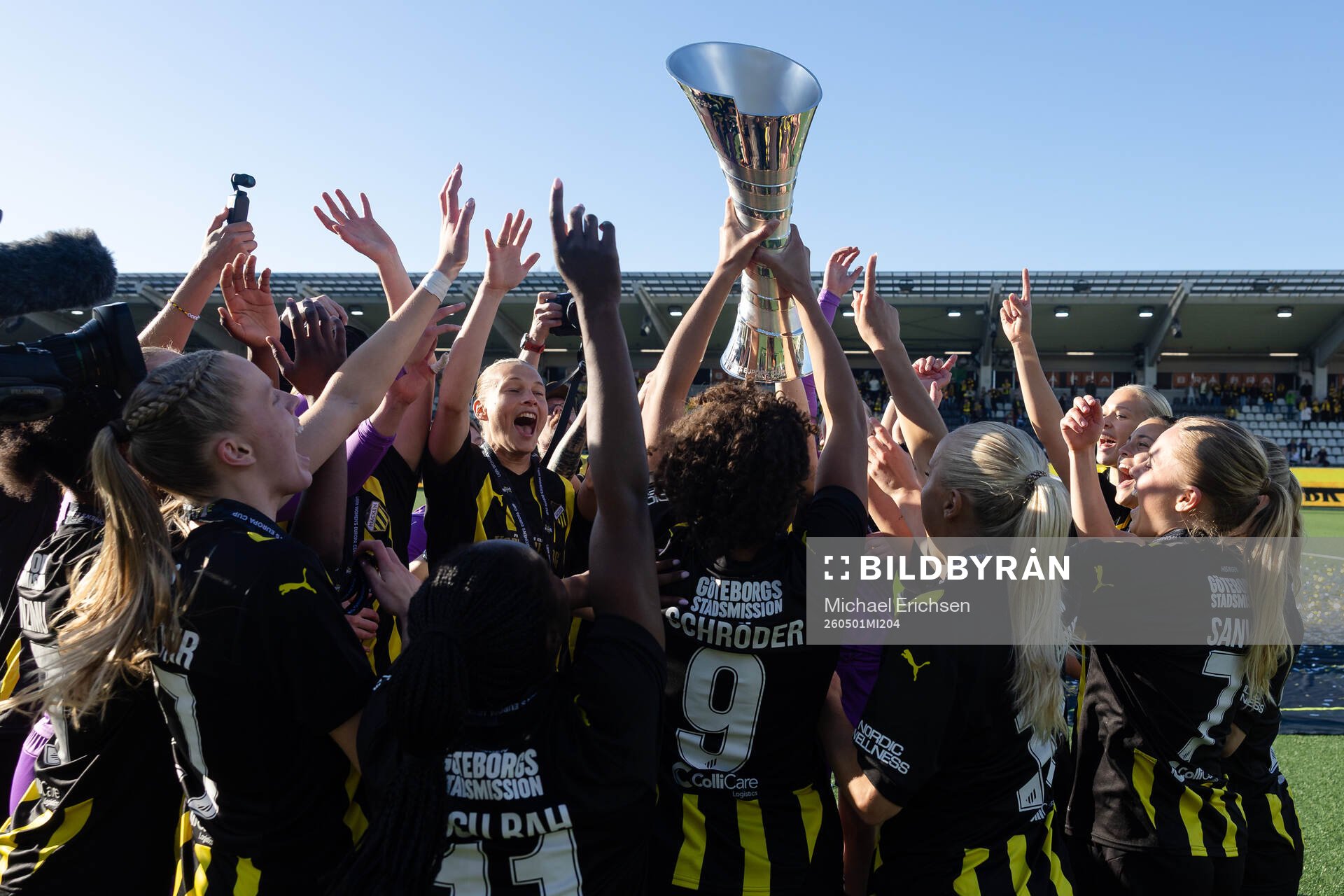 Players of Häcken celebrate with the trophy