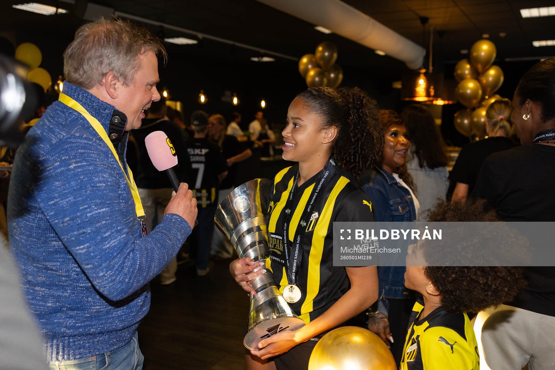Felicia Schröder of Häcken is being interviewed by