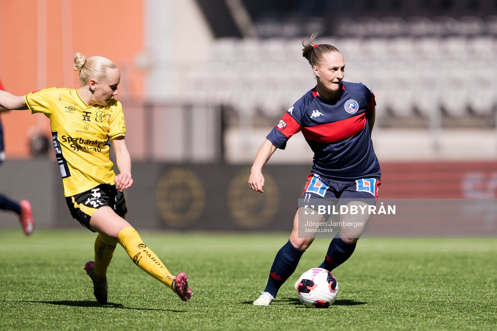Elfsborgs Tea Skoglund och Linköpings Emma Viklund