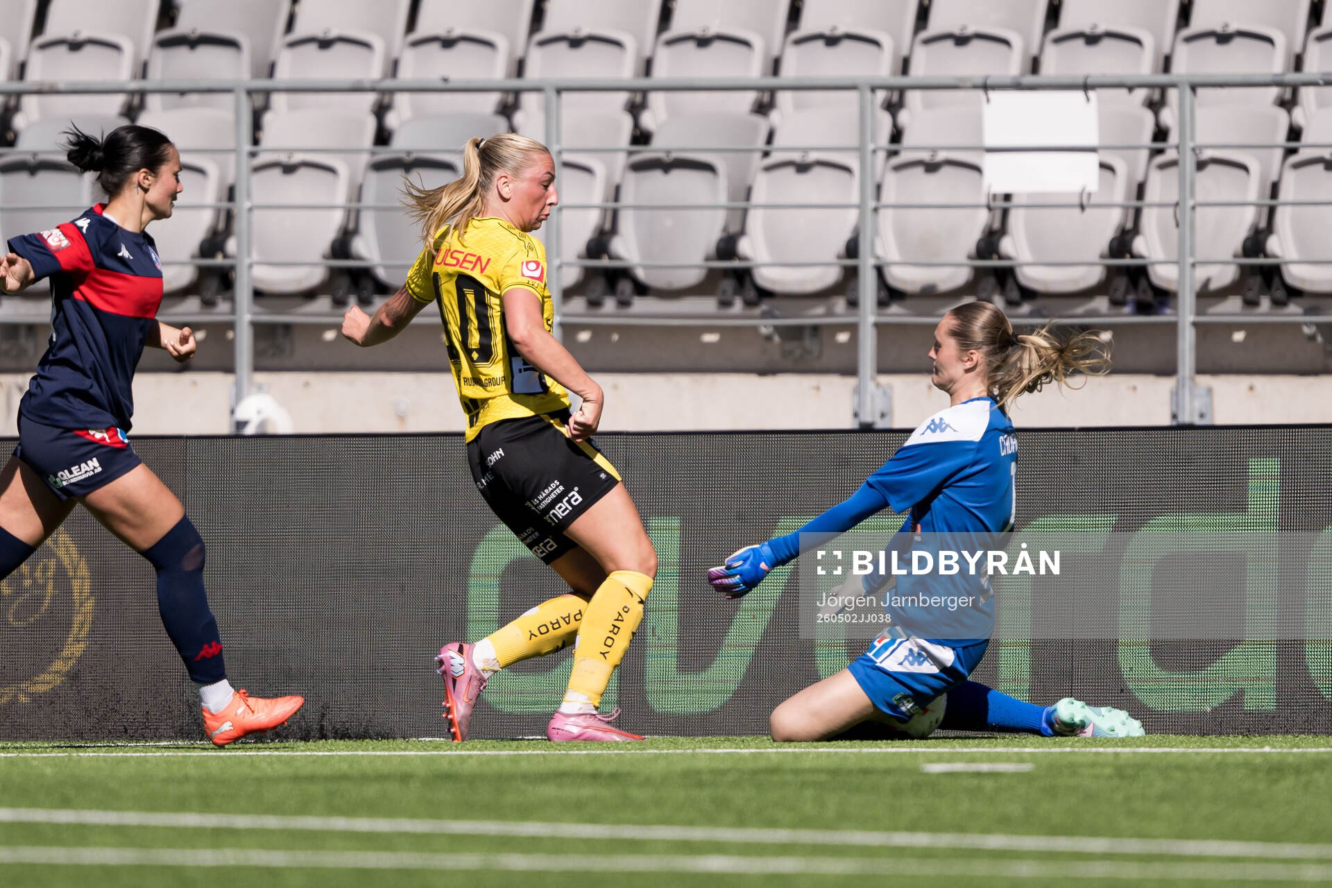 Elfsborgs Stina Jensen och Linköpings Julia Cavander