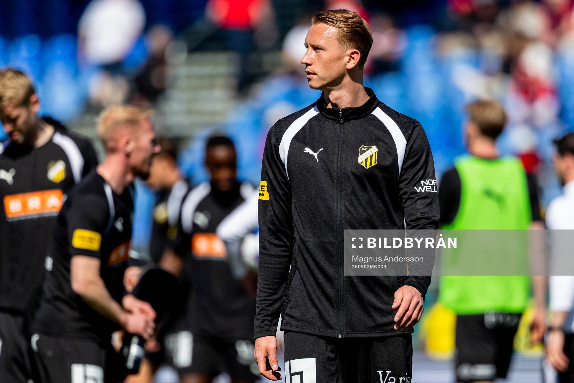 Häckens Julius Lindberg värmer upp