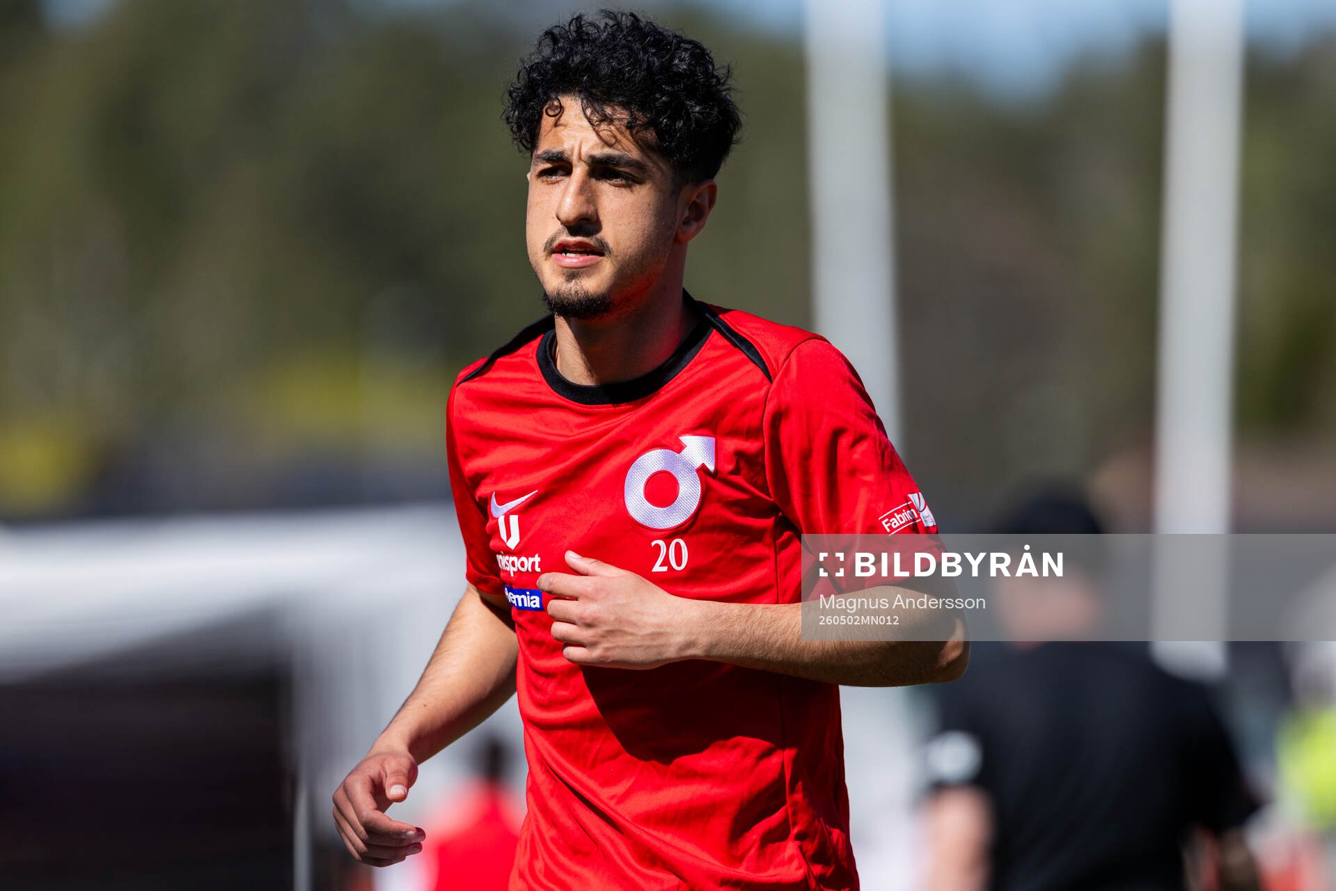Degerfors Elias Barsoum värmer upp