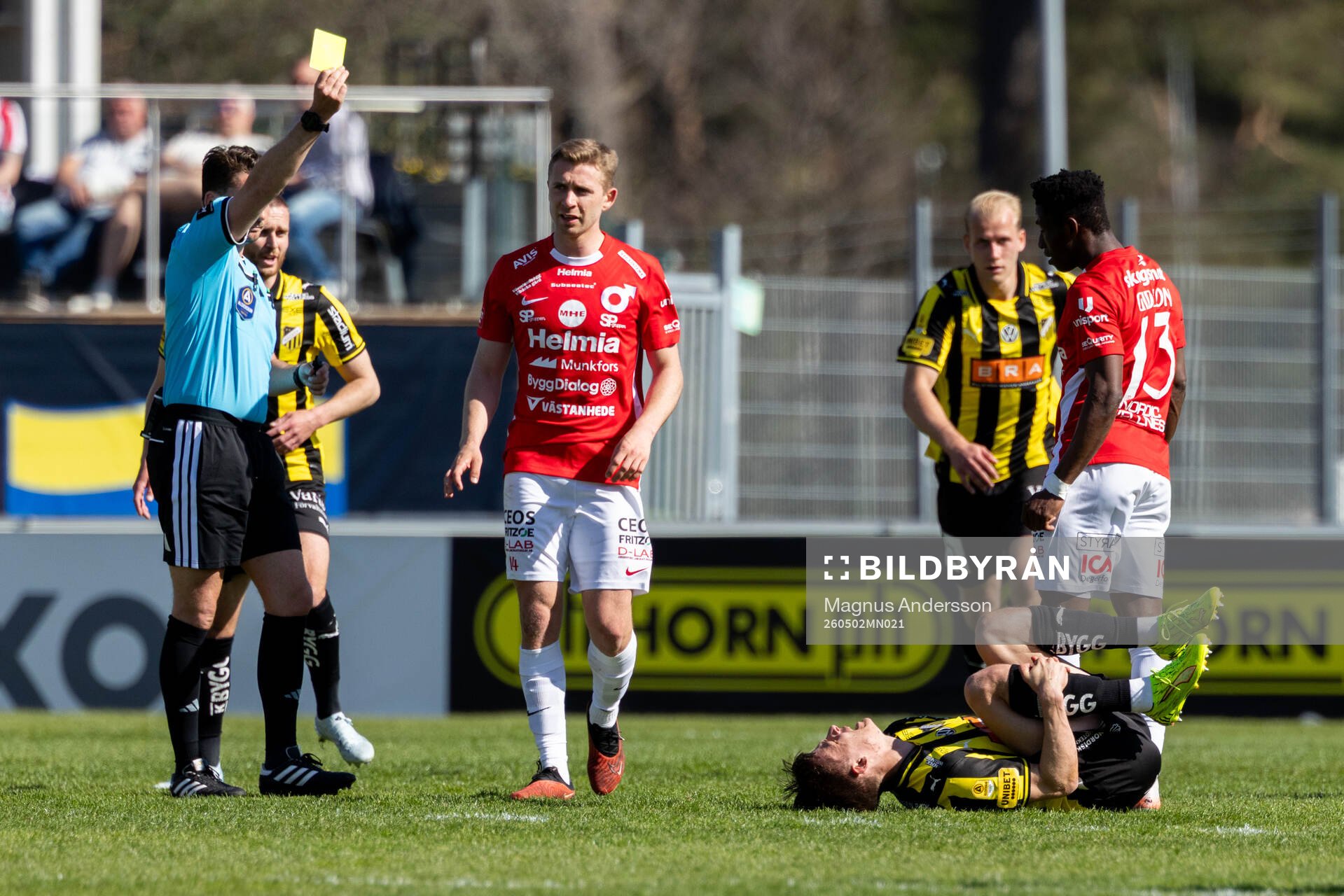 Degerfors Yiriyon Gideon Yaw  får gult kort