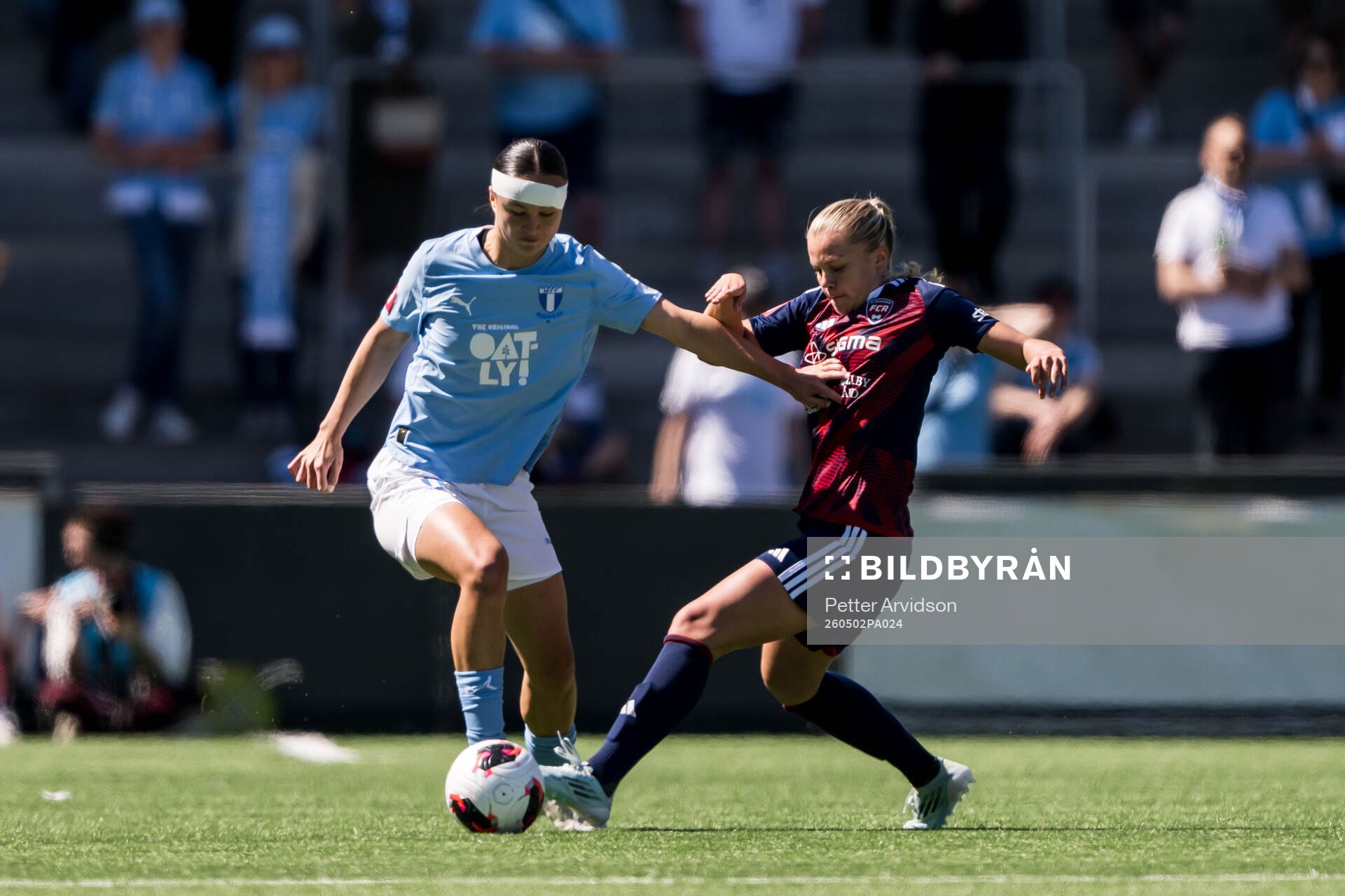 Malmö FFs Amy Sayer och Rosengårds Thea Sørbo
