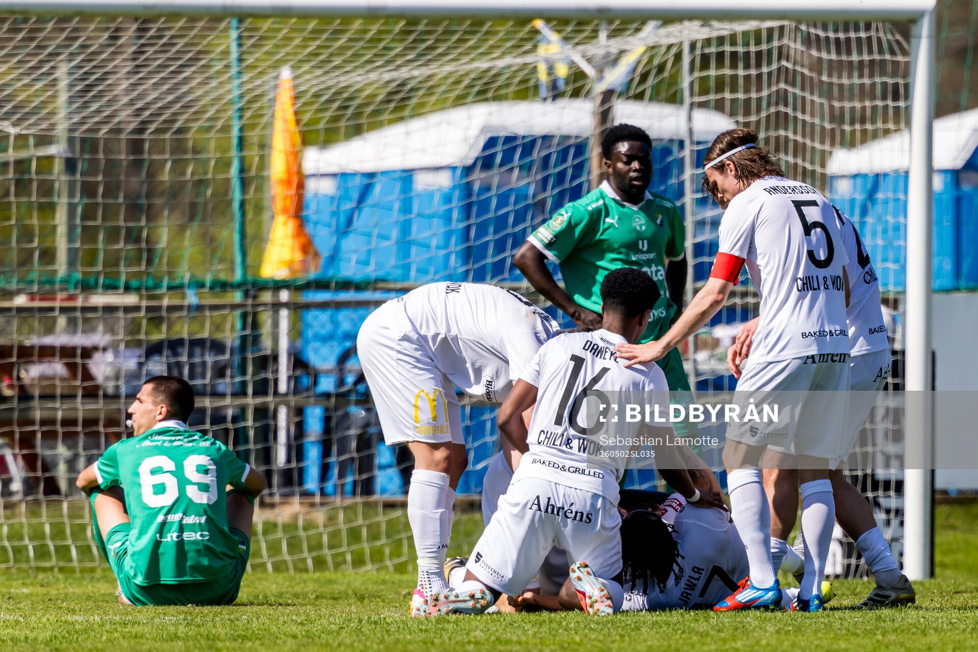 Nordic Uniteds Aziz Harabi jublar