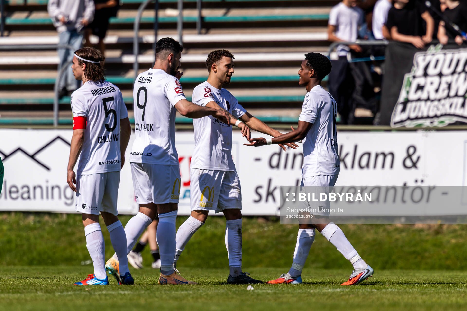 Nordic Uniteds spelare jublar