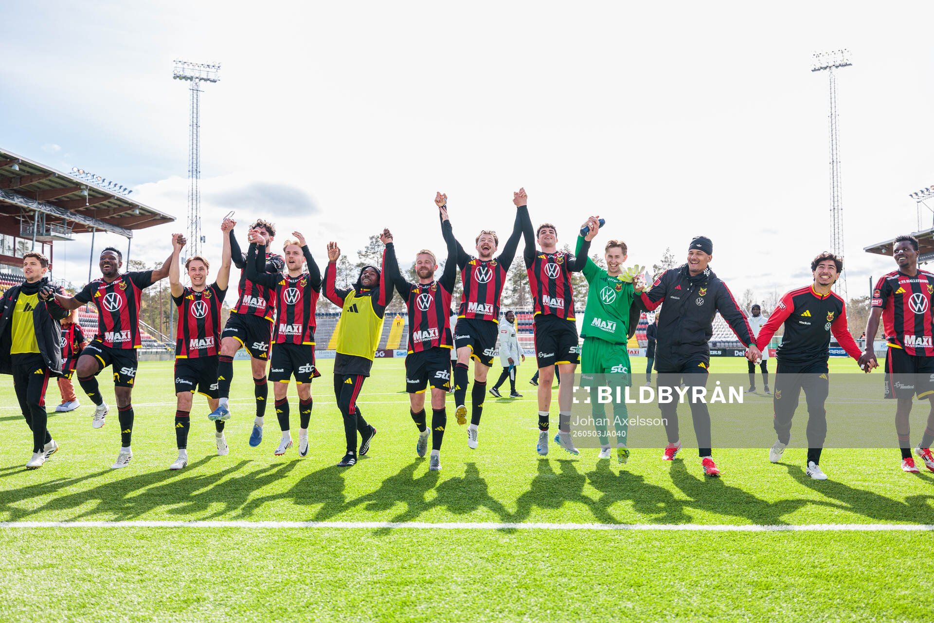 Östersunds spelare jublar