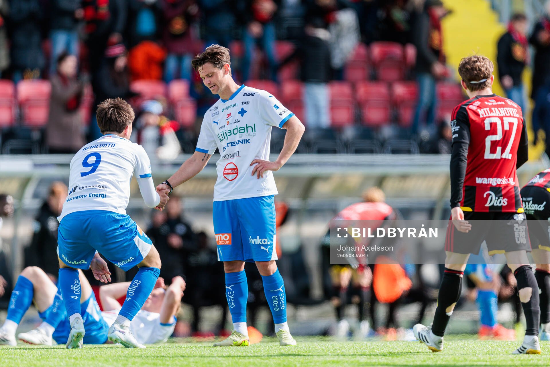 IFK Värnamos Kai Meriluoto och Marcus Antonsson deppar