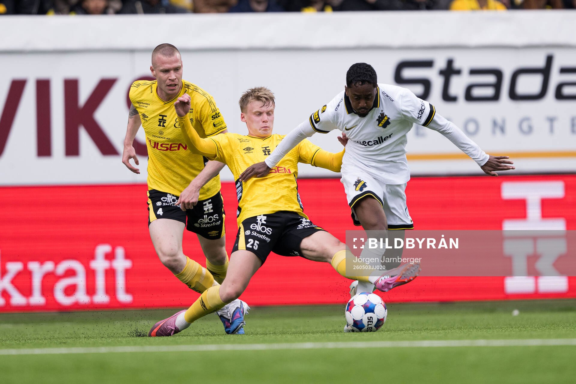 Elfsborgs Thomas Isherwood och Ari Sigurpálsson och AIKs