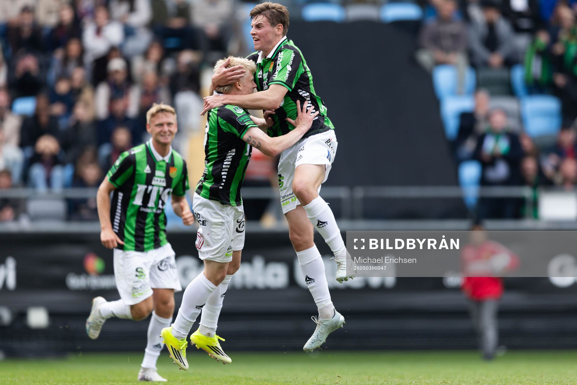 GAIS Max Andersson och Robert Frosti Thorkelsson jublar