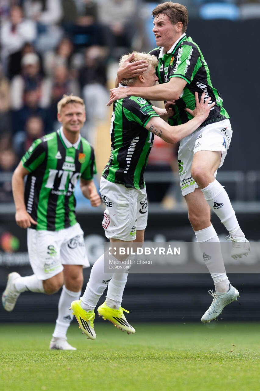 GAIS Max Andersson och Robert Frosti Thorkelsson jublar