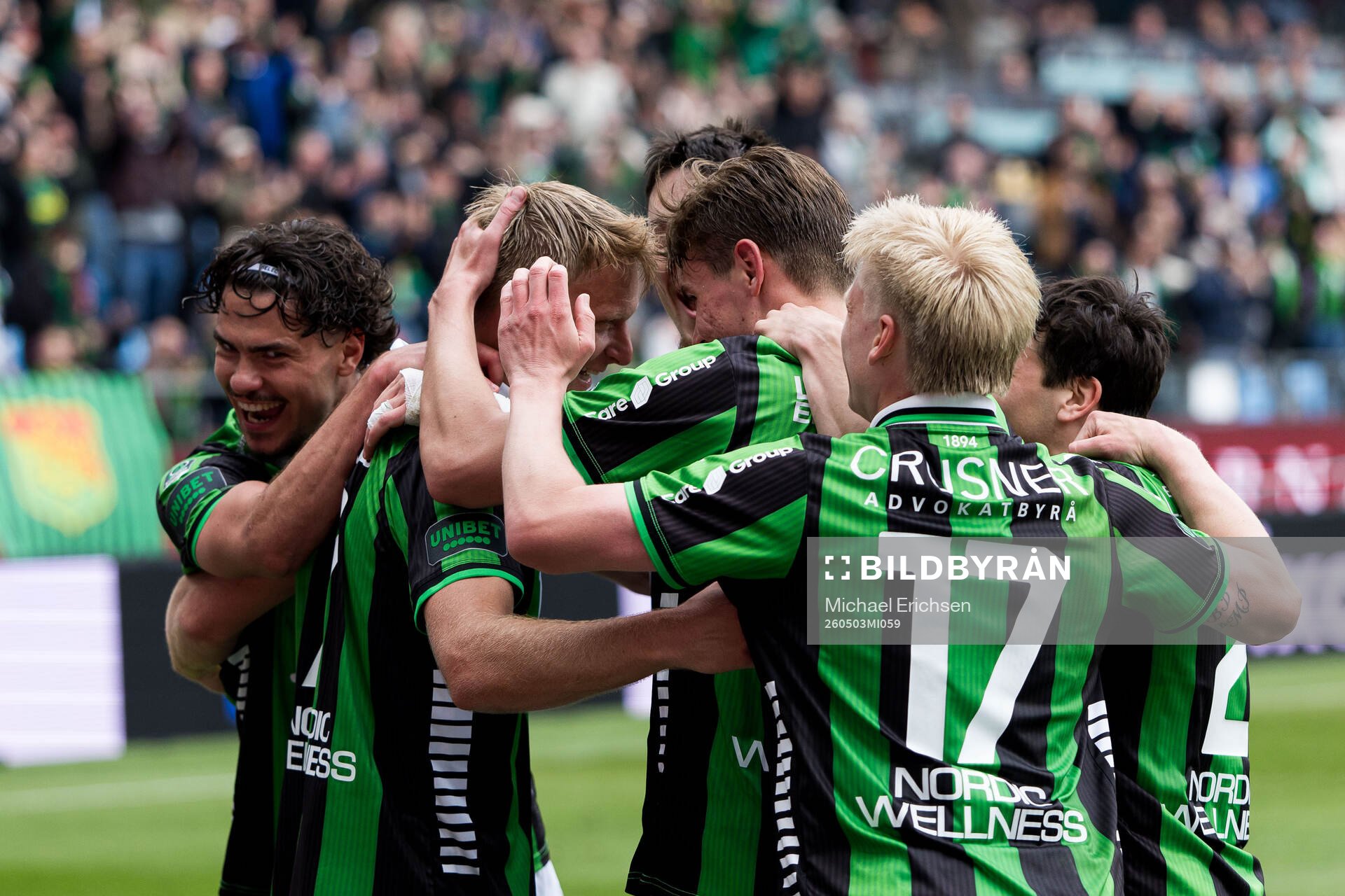 GAIS Joackim Fagerjord jublar med lagkamrater