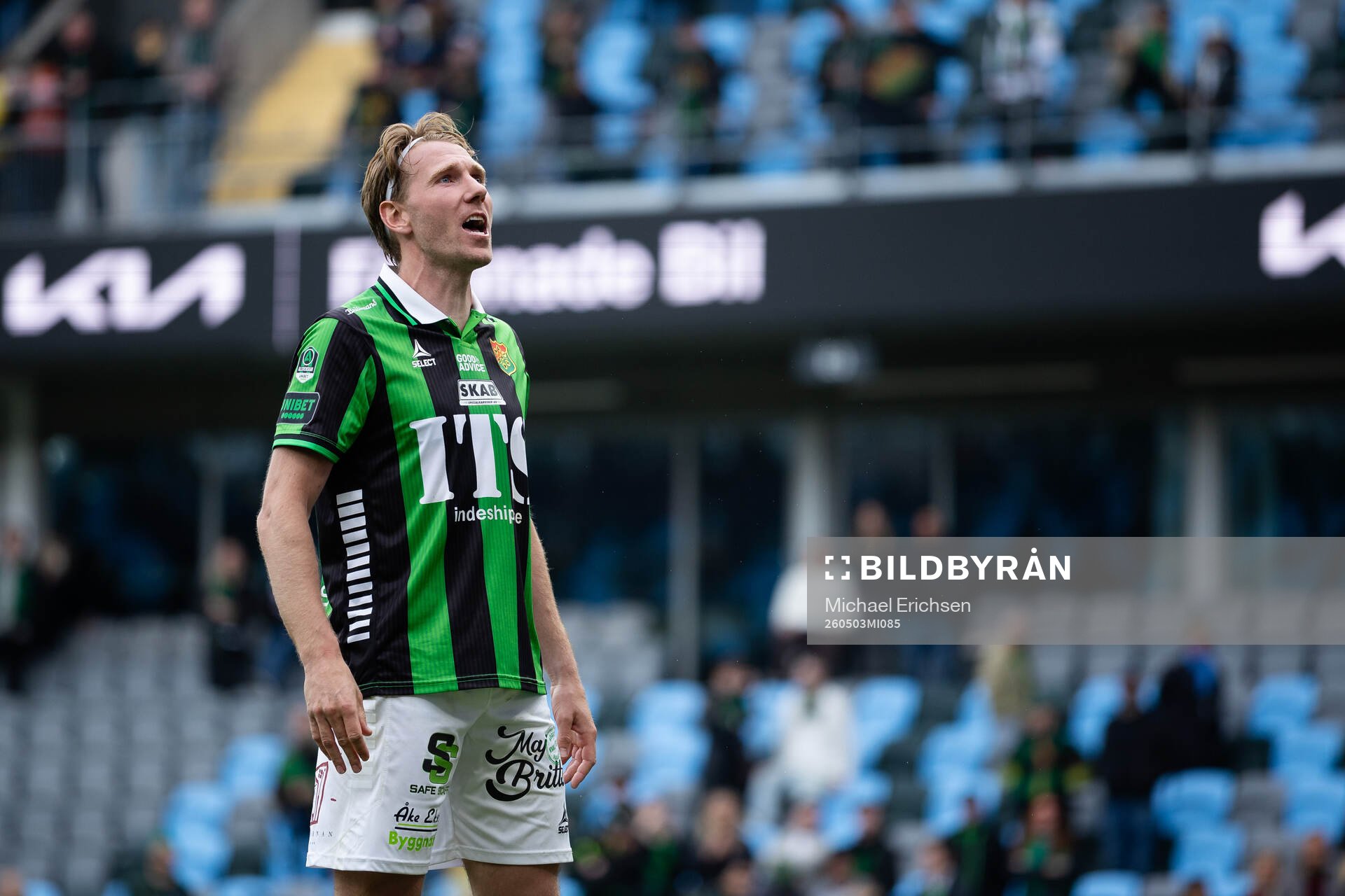 GAIS August Wängberg håller i segersång framför klacken